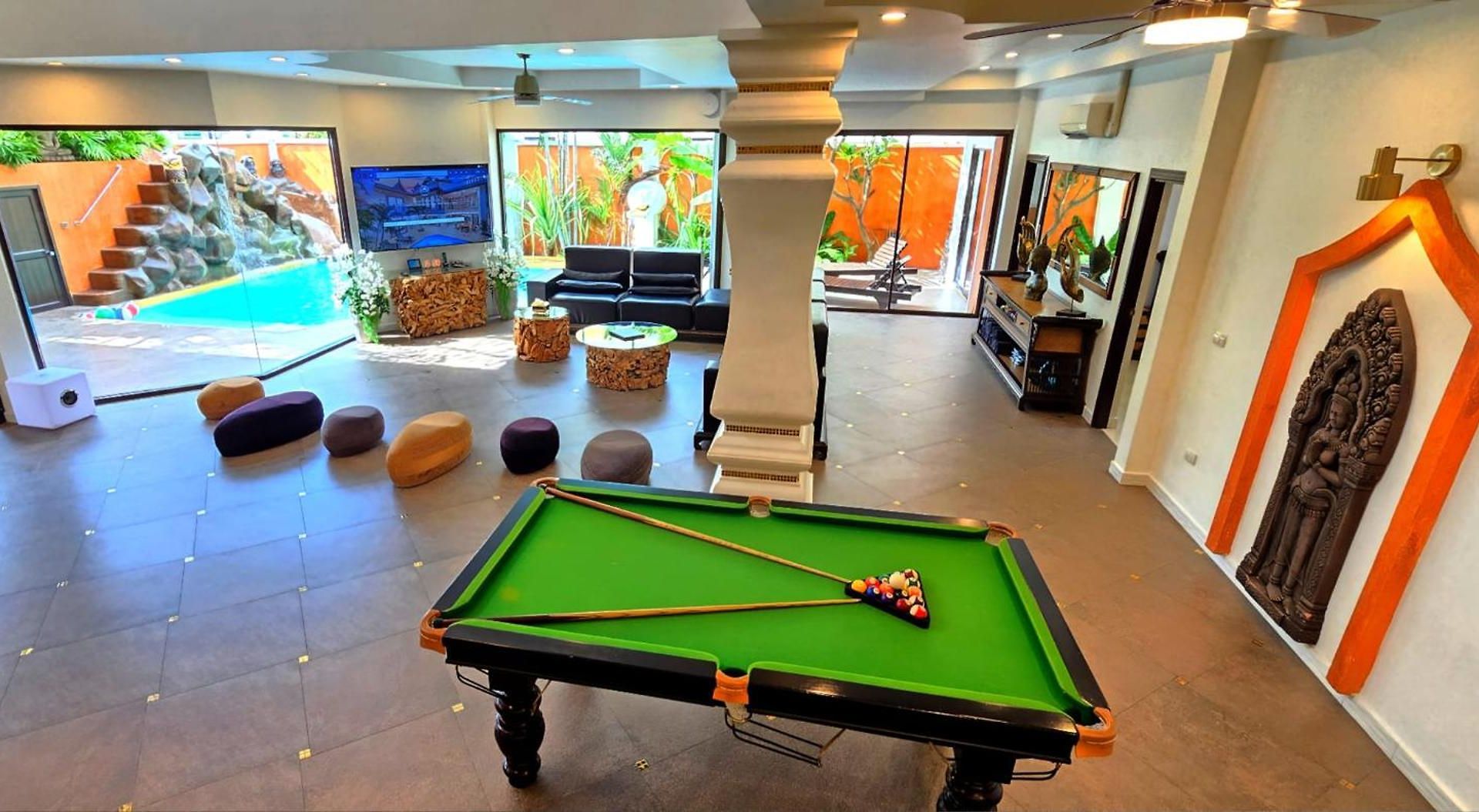 Tucheland Luxury Pool Walking Street Pattaya