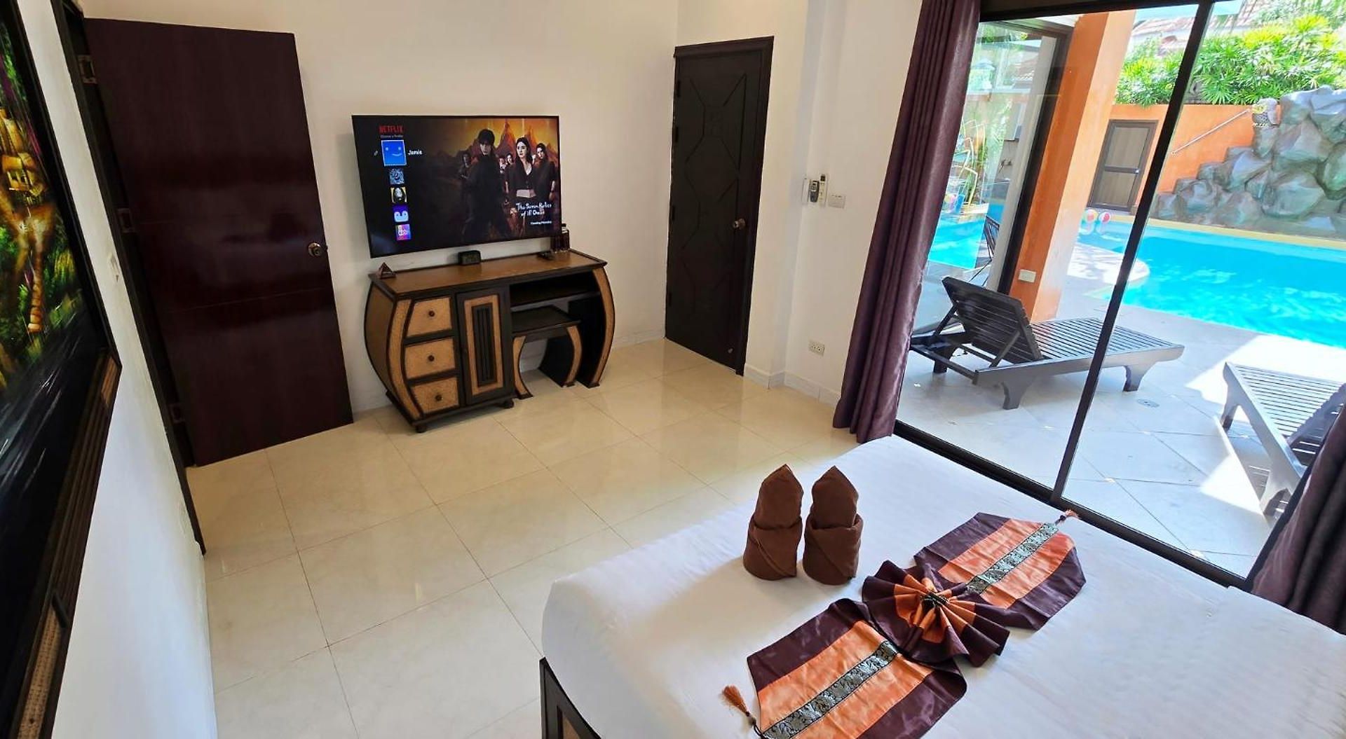 Goldland Luxury Pool Walking Street 8 Bedrooms *
