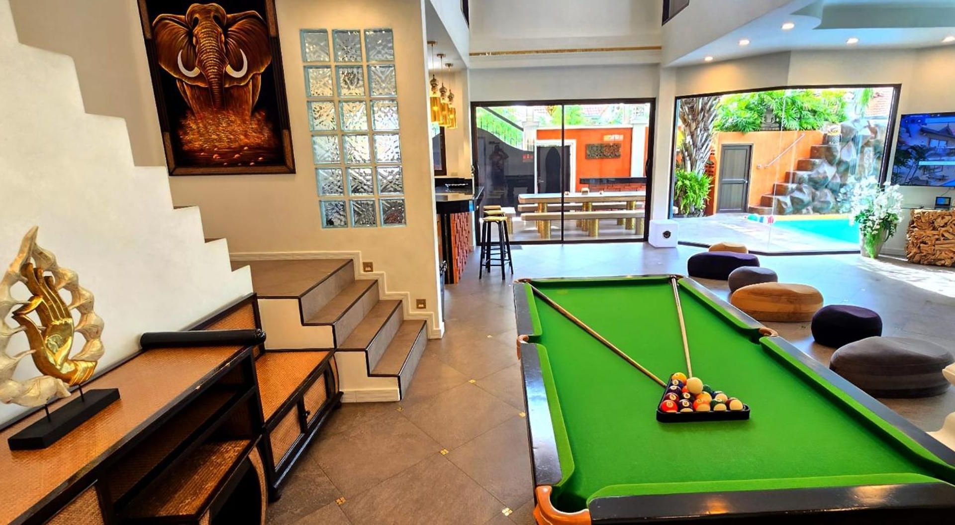 Goldland Luxury Pool Walking Street 8 Bedrooms วิลล่า