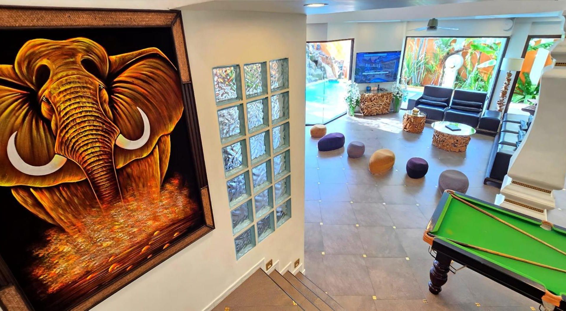 Goldland Luxury Pool Walking Street 8 Bedrooms วิลล่า Pattaya