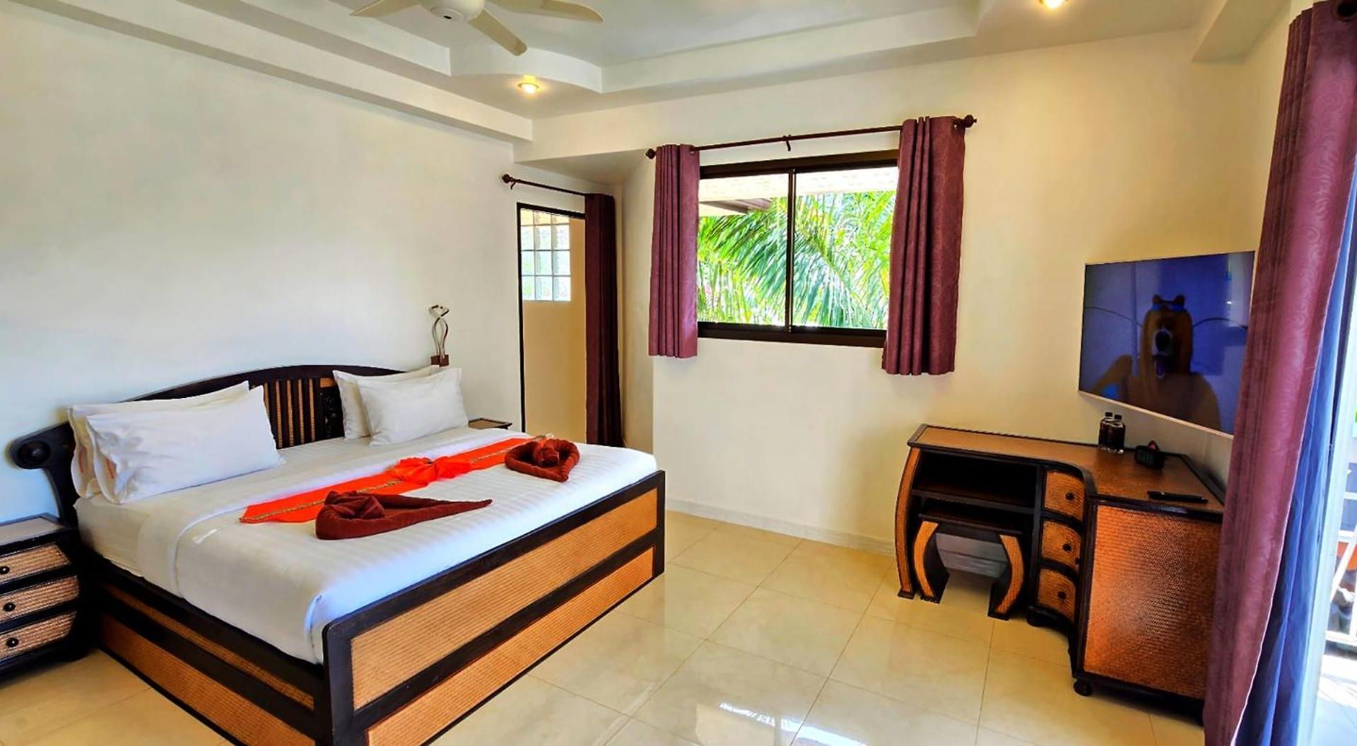 Goldland Luxury Pool Walking Street 8 Bedrooms Pattaya