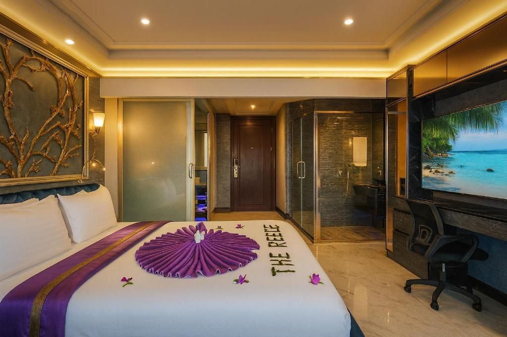 โรงแรม The Globe Hotel, Bar & Restaurant Pattaya