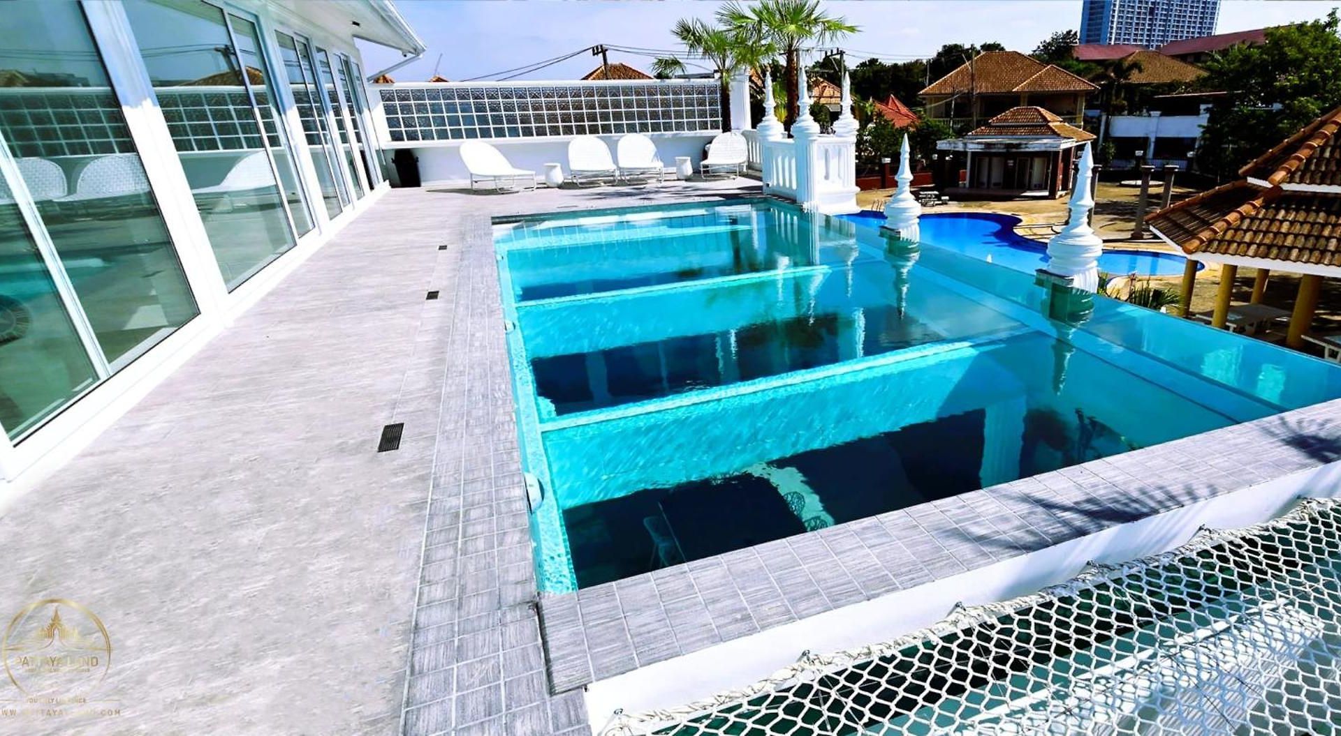 Starland Luxury Pool Walking Street * Pattaya