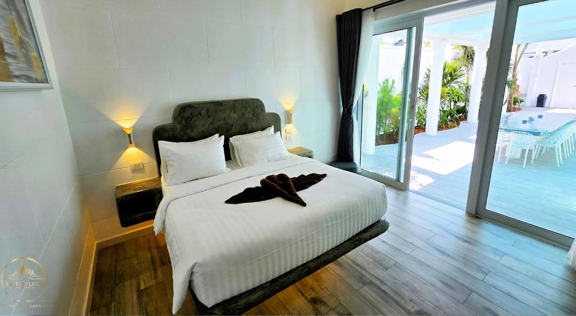 Starland Luxury Pool Walking Street *