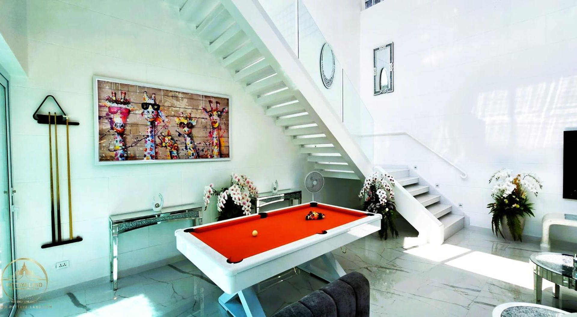 Starland Luxury Pool Walking Street Pattaya