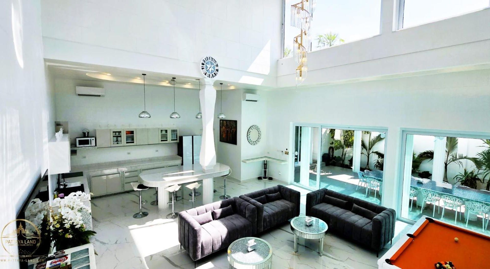 Starland Luxury Pool Walking Street * Pattaya
