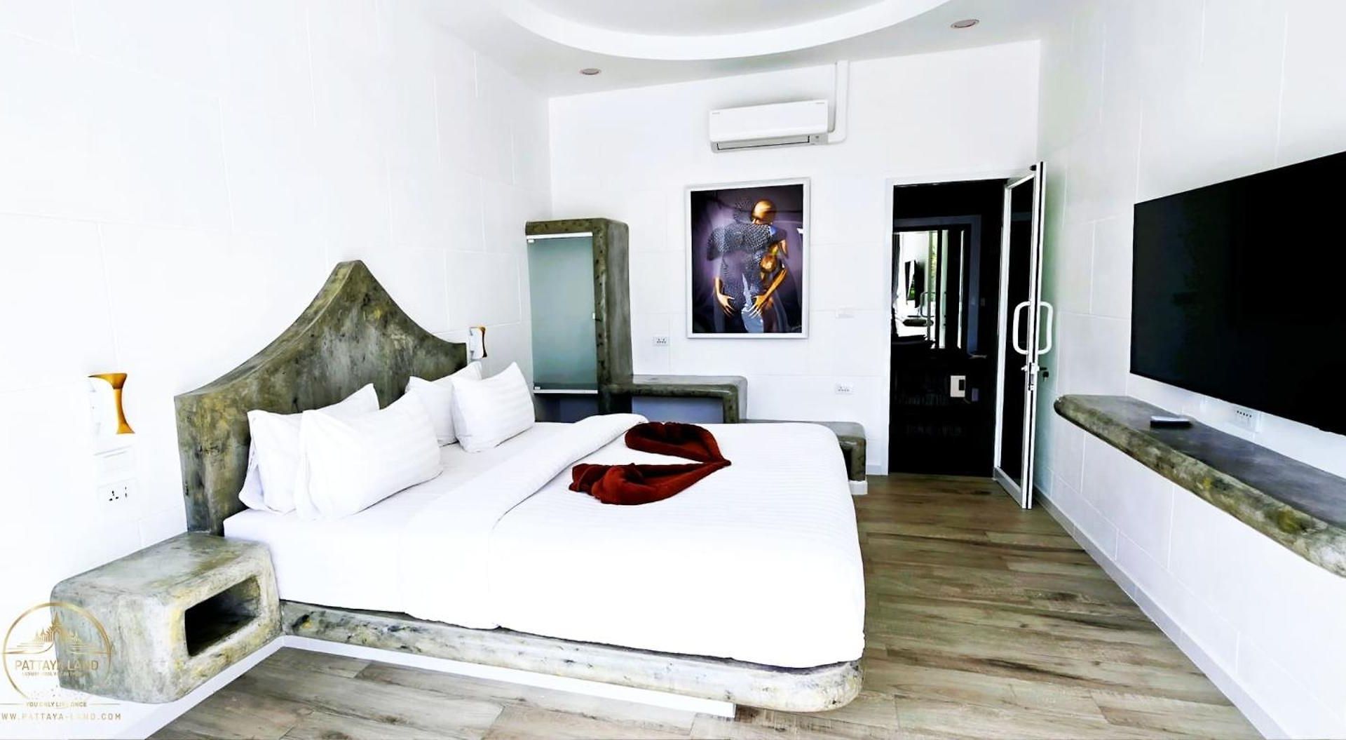 Starland Luxury Pool Walking Street * Pattaya
