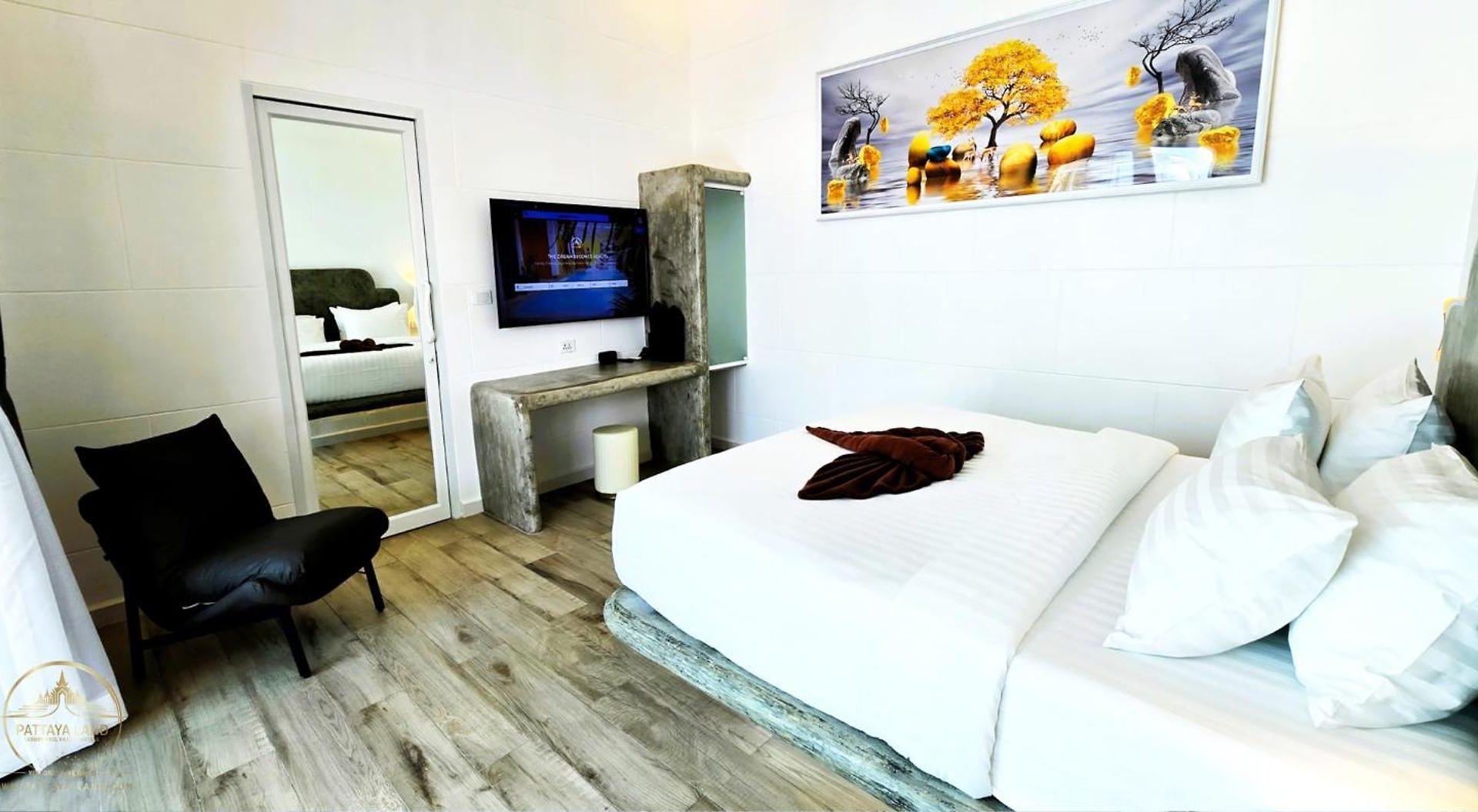 Starland Luxury Pool Walking Street Pattaya