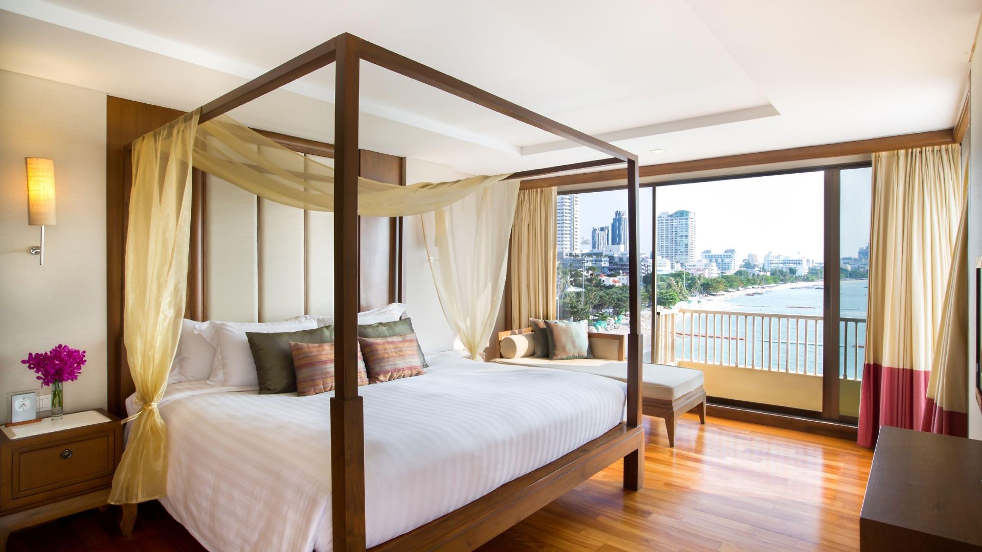 Dusit Thani รีสอร์ท 5*