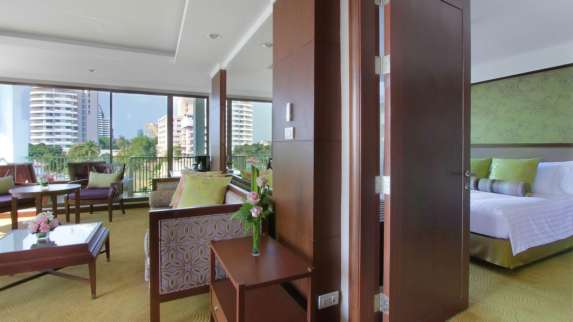 Dusit Thani รีสอร์ท 5*