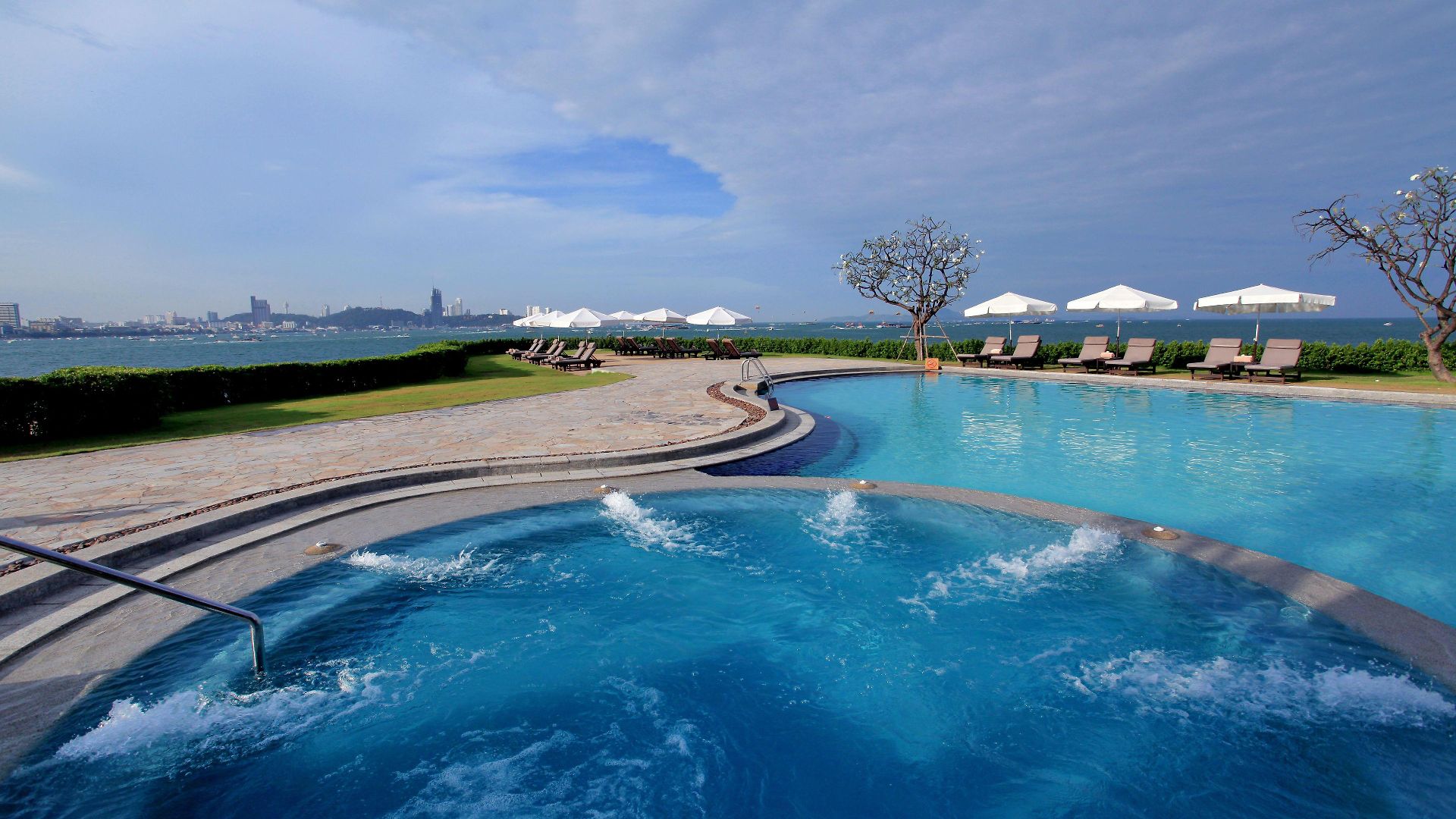 Dusit Thani รีสอร์ท 5*