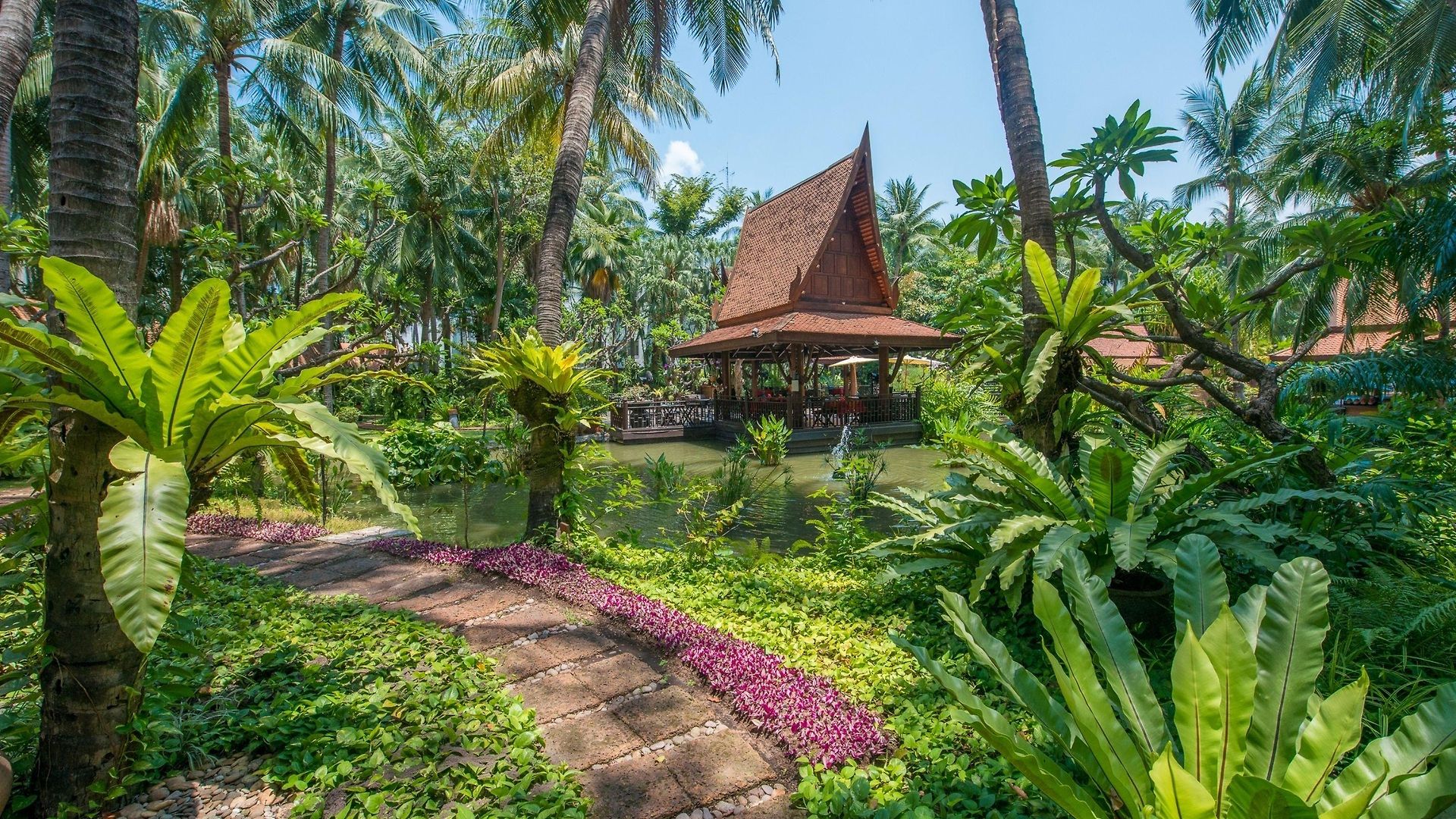 โรงแรม Avani 5*