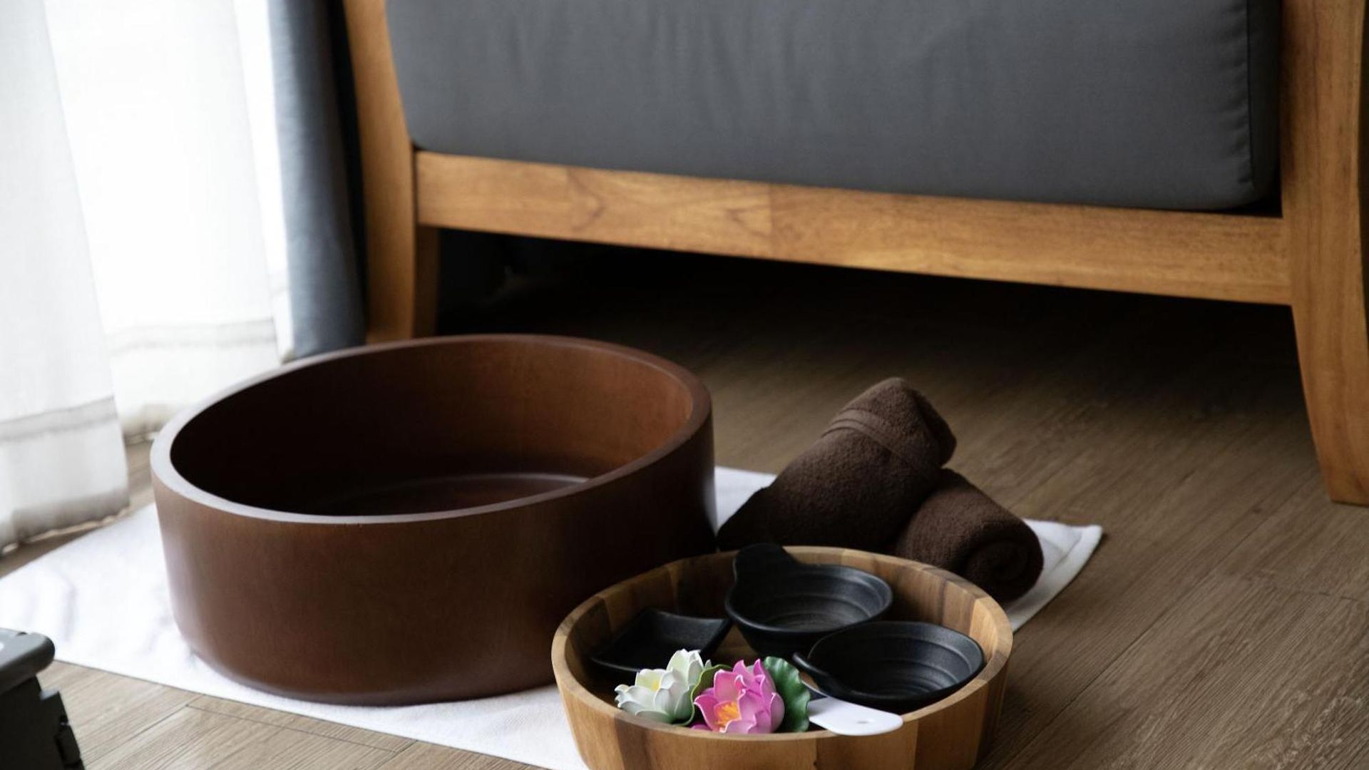 โรงแรม The Leela & 4*