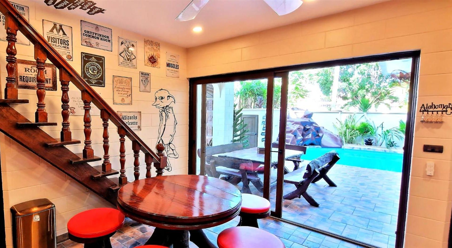 Potterland Luxury Pool Walking Street *