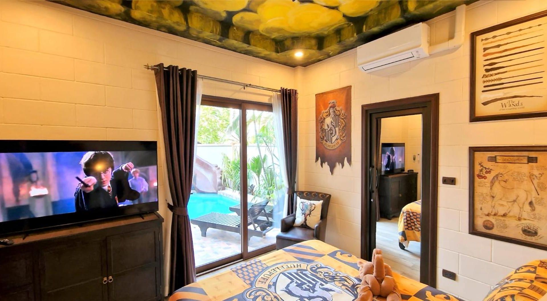 Potterland Luxury Pool Walking Street *
