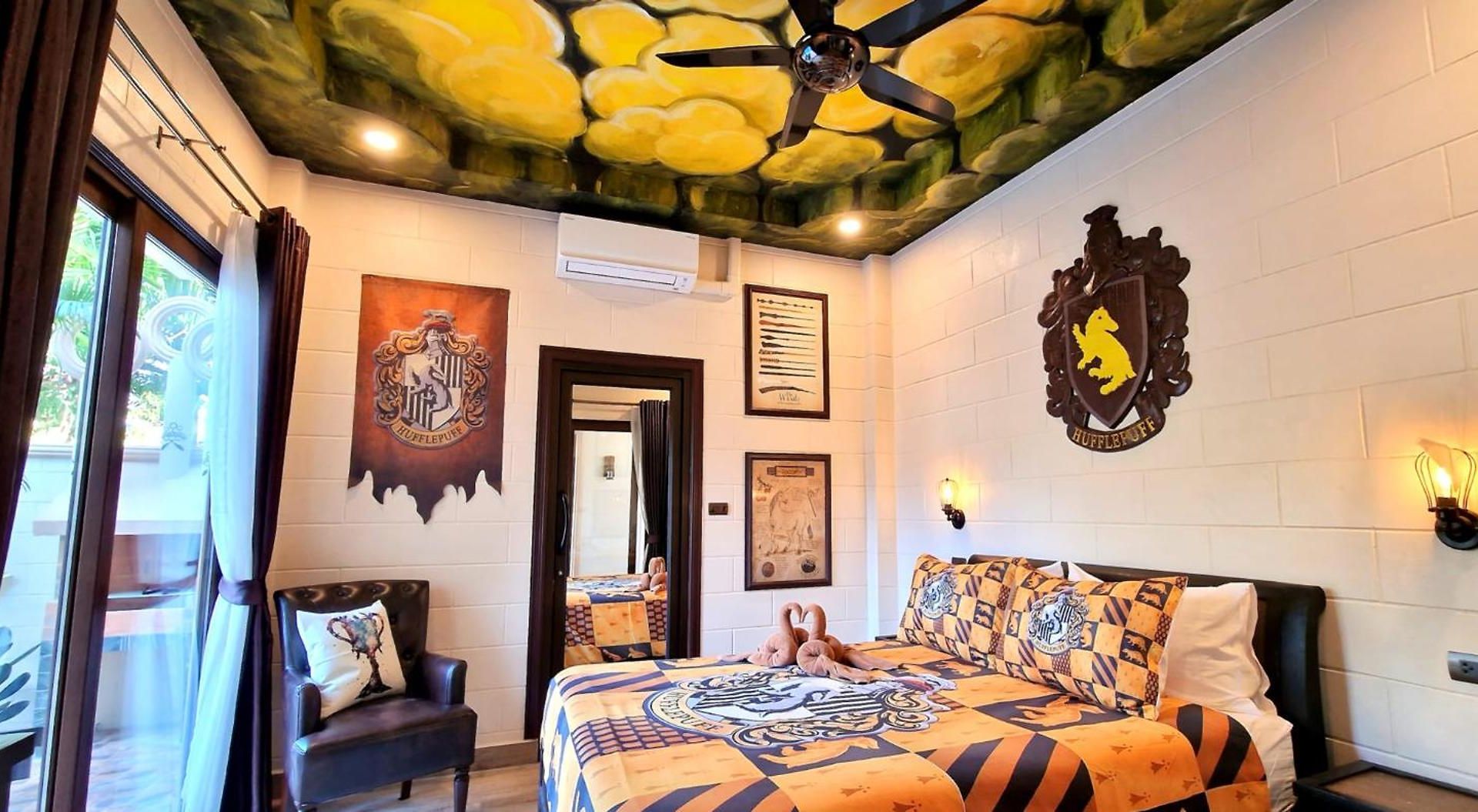 Potterland Luxury Pool Walking Street