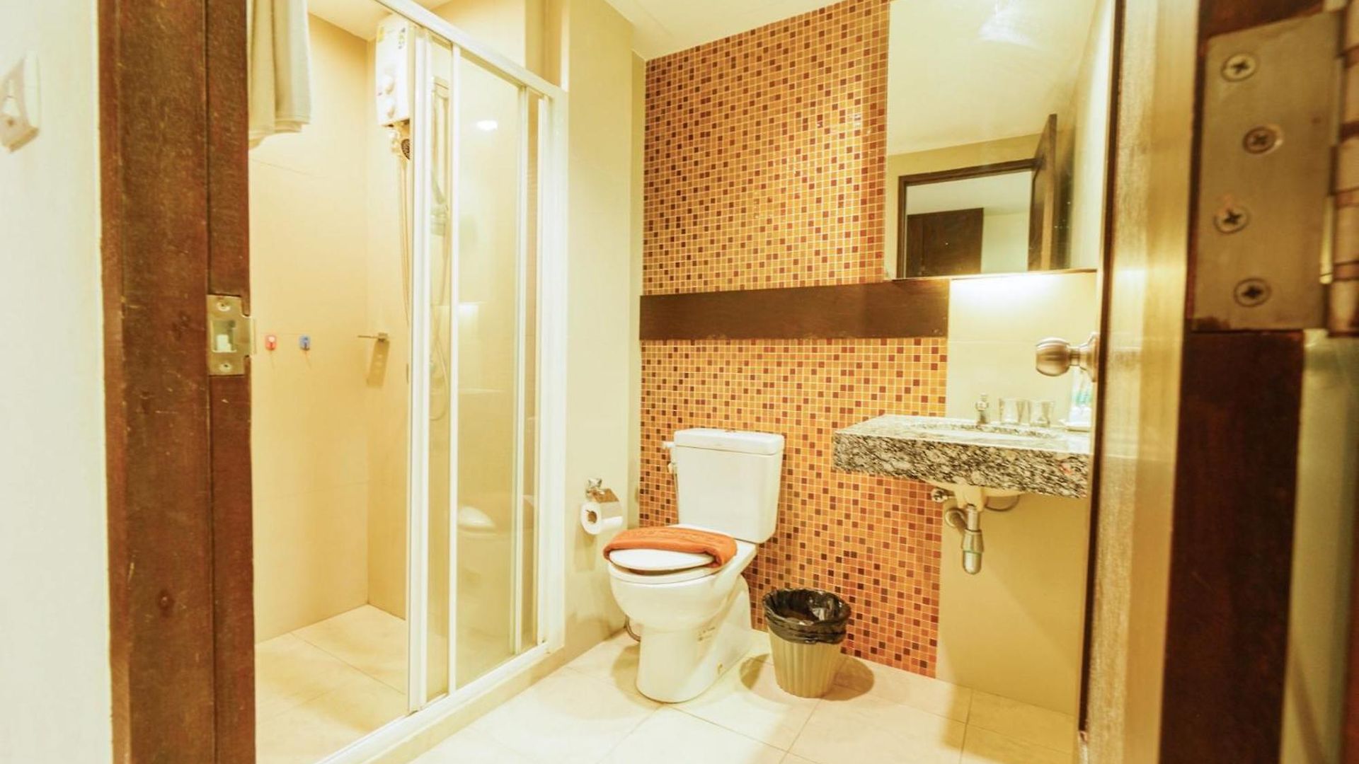 โรงแรม Tycoon