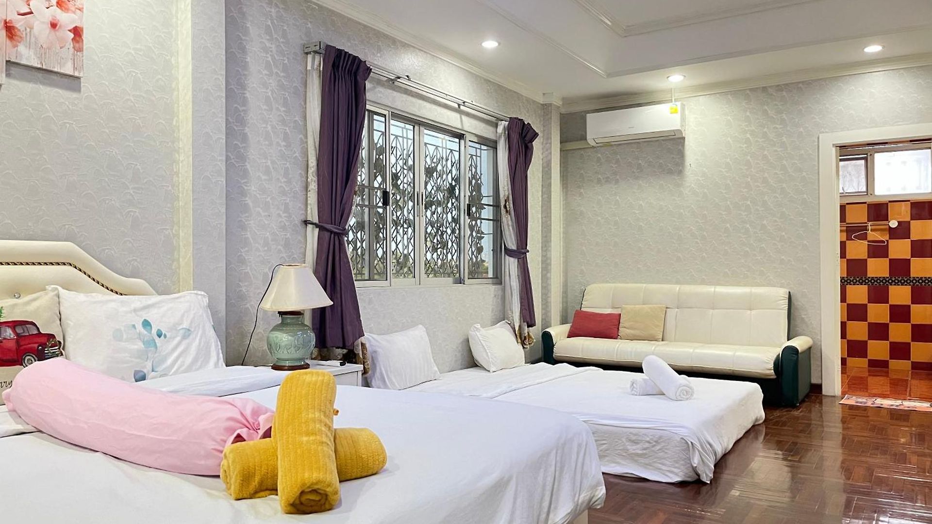 Walking St 3km, 5 Bedroom