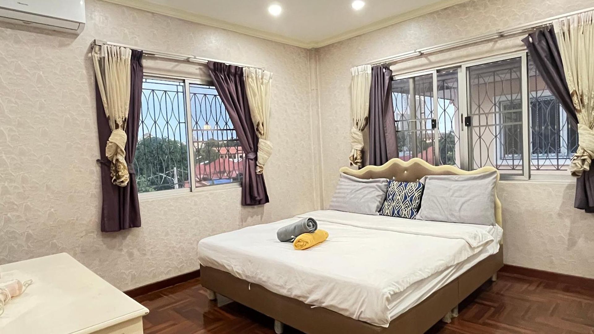 วิลล่า Walking St 3km, 5 Bedroom Pattaya