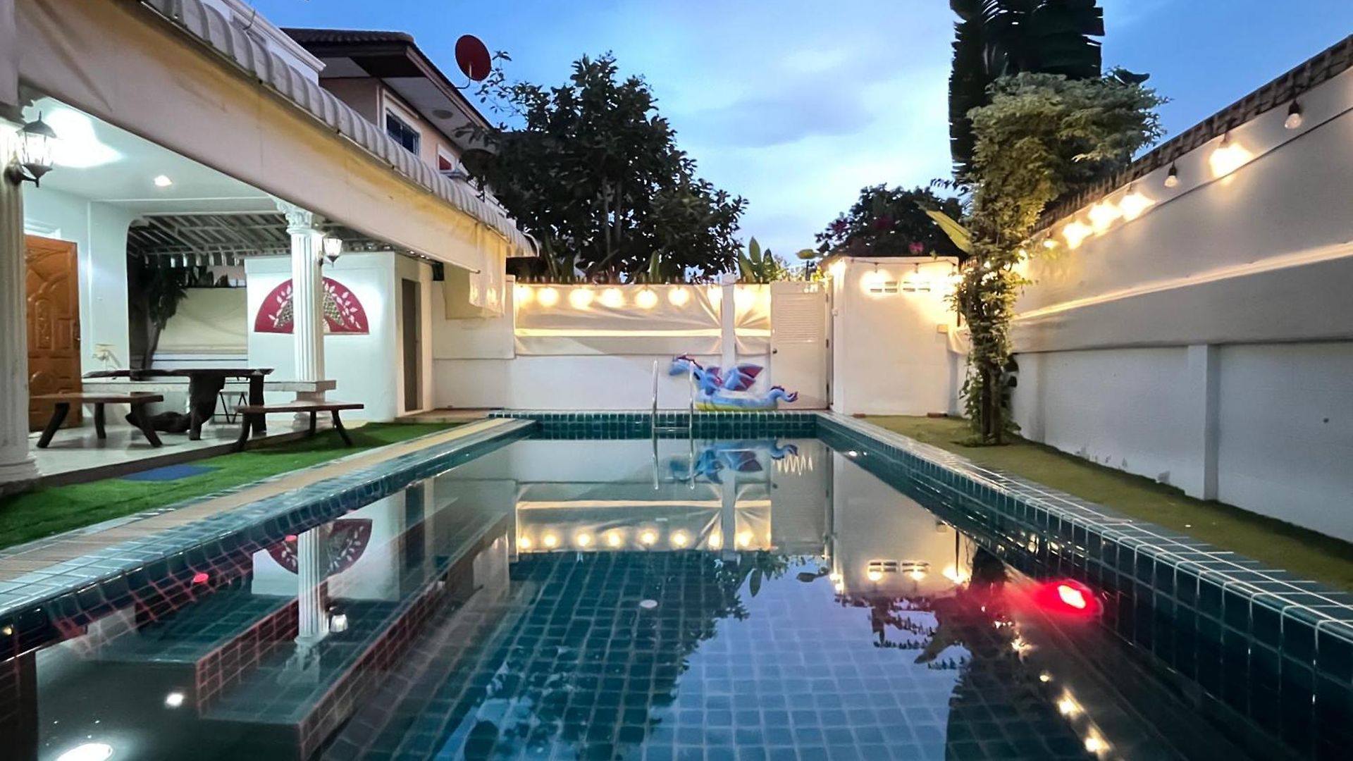 Walking St 3km, 5 Bedroom วิลล่า