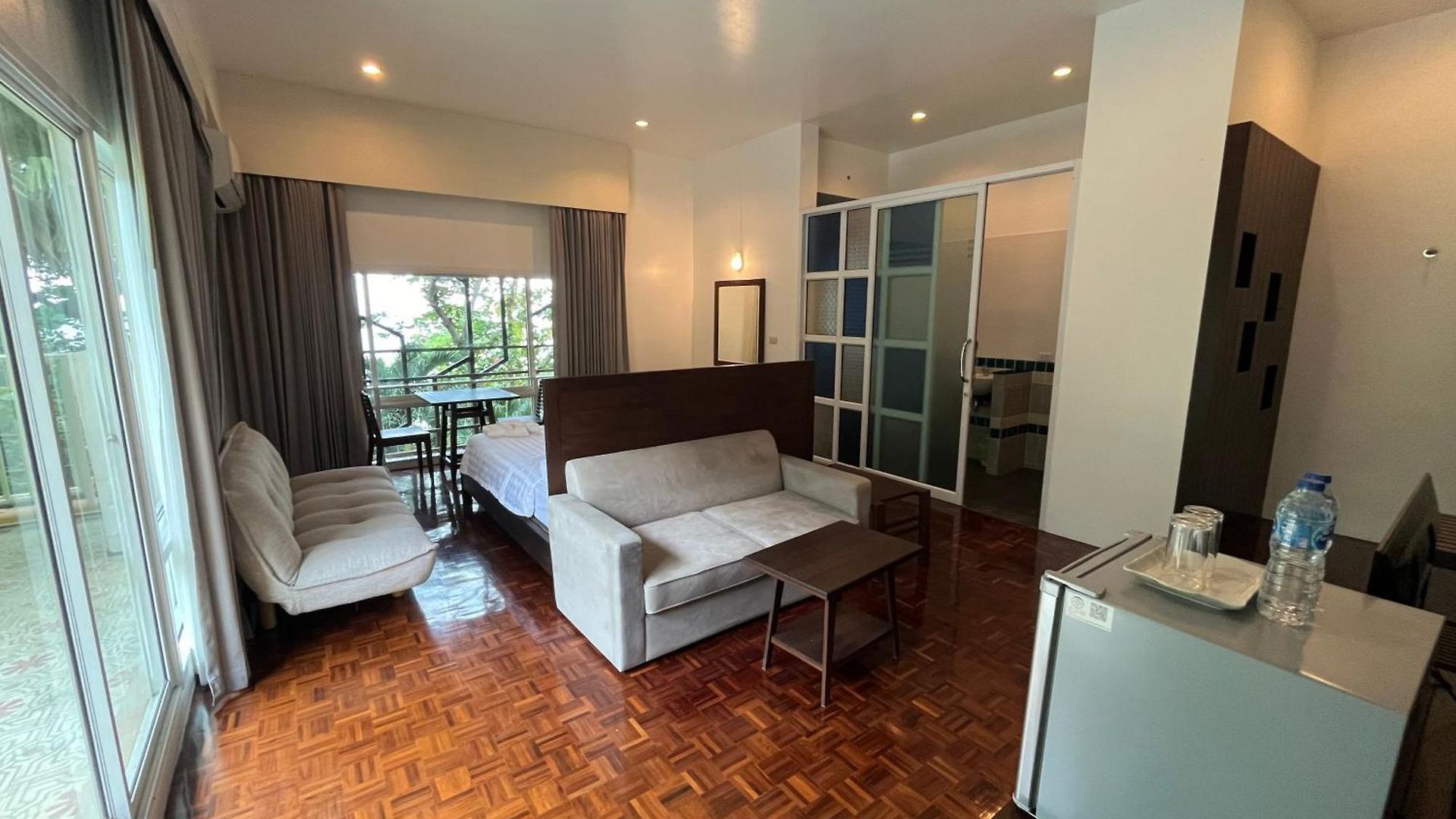 Molecular Cloud โรงแรมพำนักรับรอง Pattaya