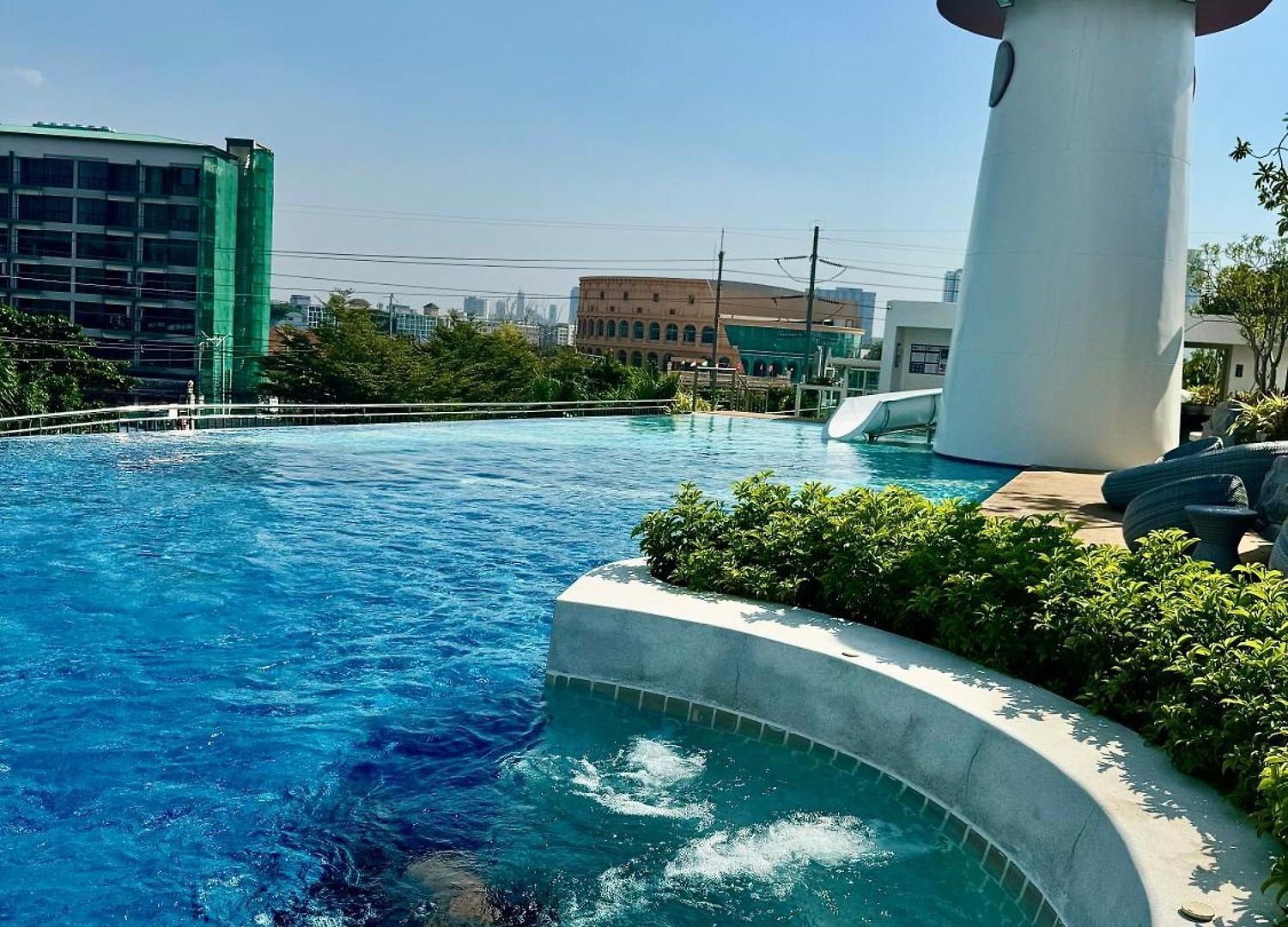 Supalai Sea View Luxury