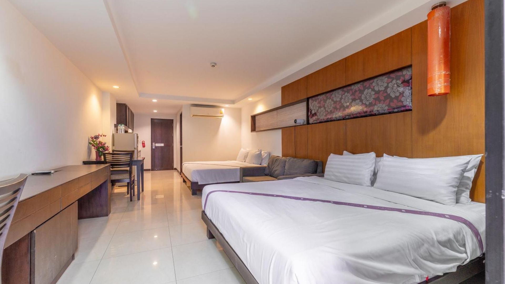 Daheng Walking Street Branch Pattaya