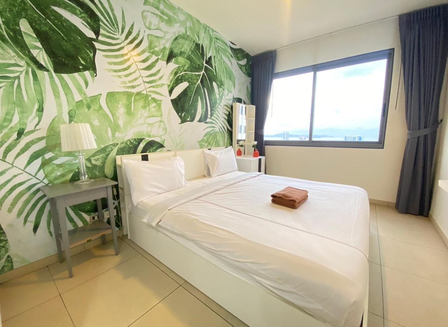 High Floor Sea View 2 Bed Room- Excellent Location