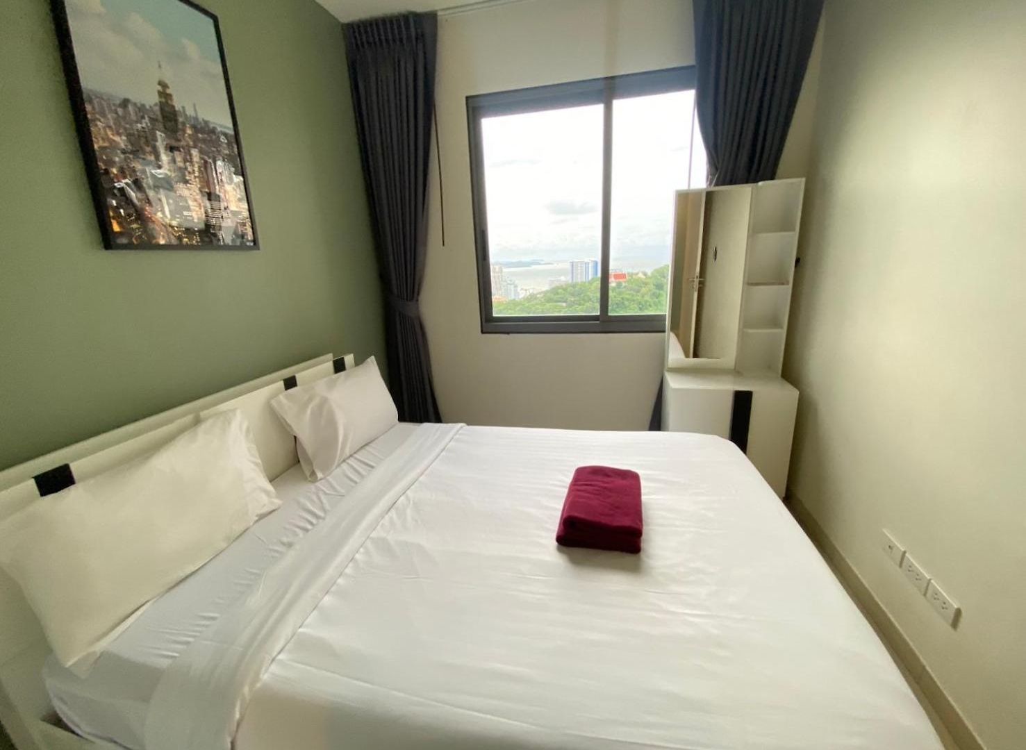High Floor Sea View 2 Bed Room- Excellent Location *