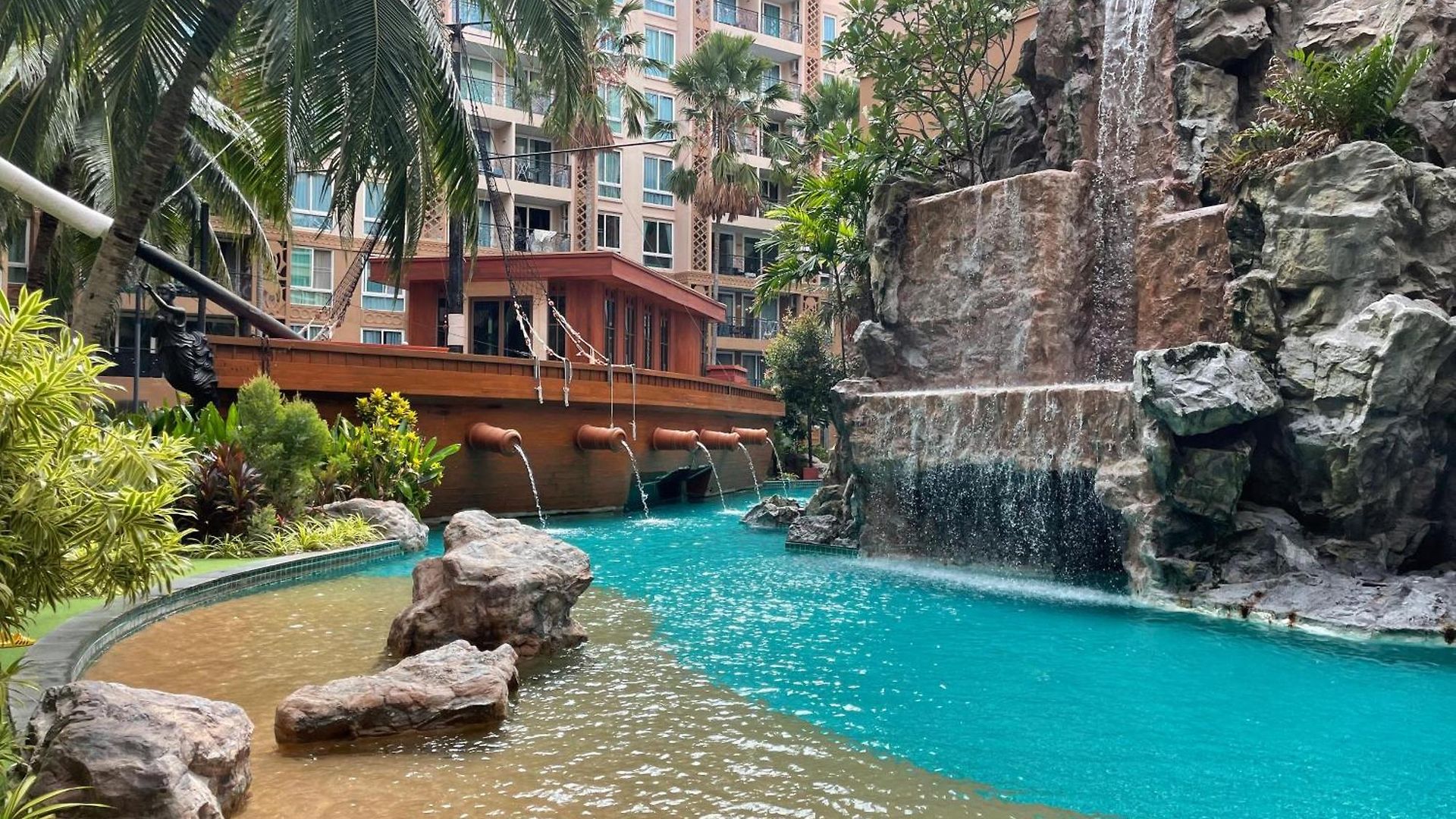 Atlantis Apartment *