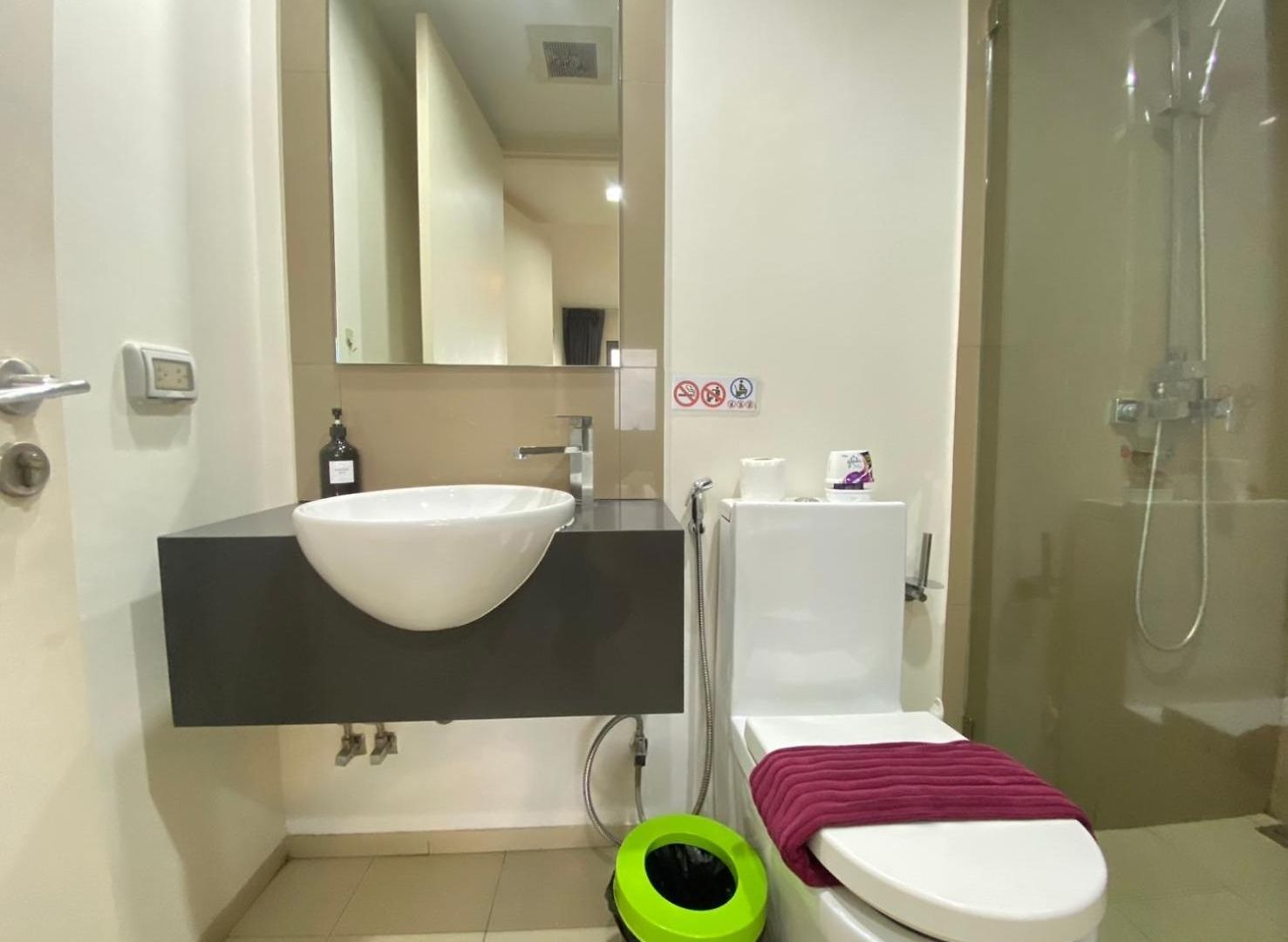 อพาร์ทเม้น High Floor Sea View 2 Bed Room- Excellent Location *