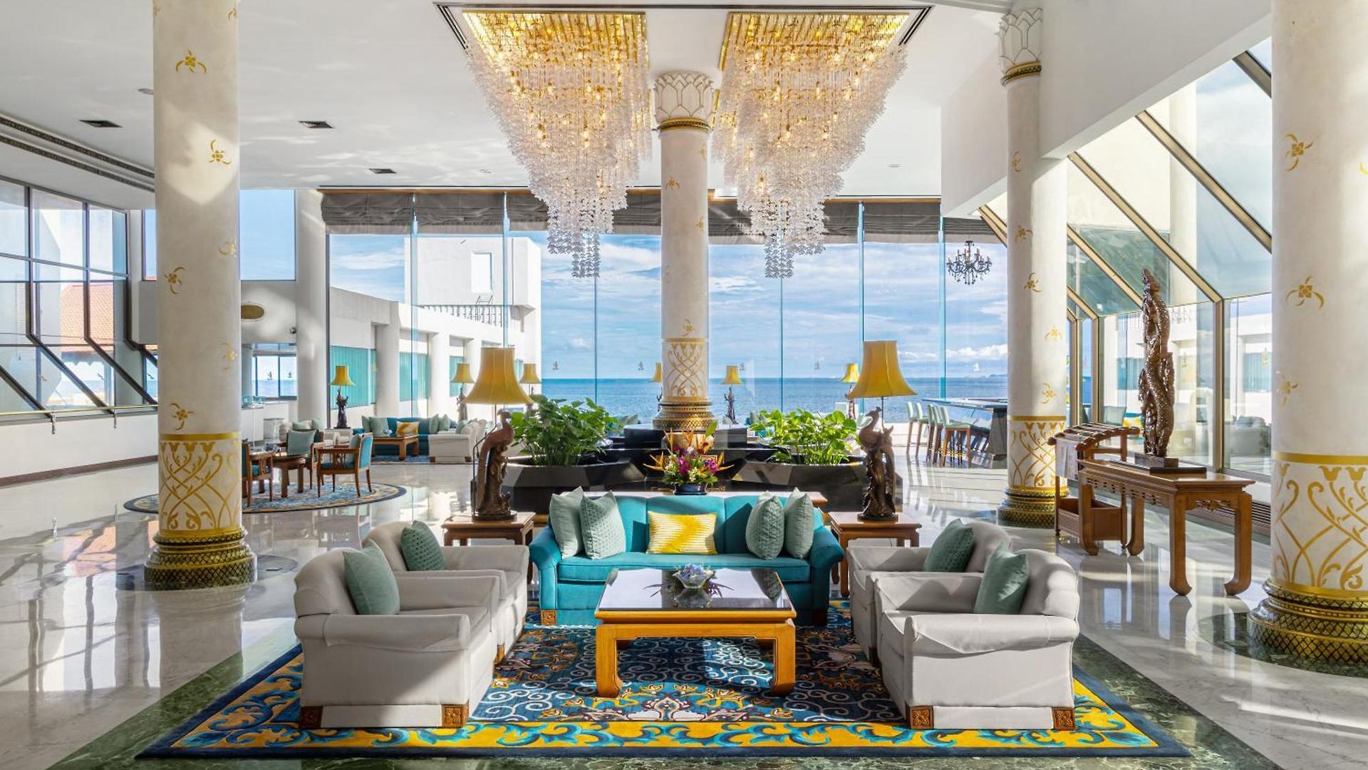 โรงแรม Royal Wing &