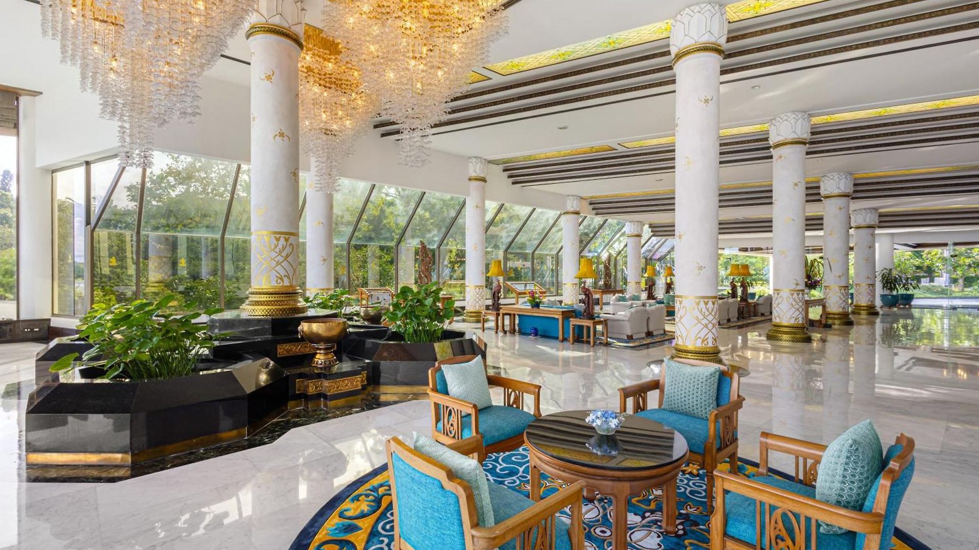 โรงแรม Royal Wing & 5*