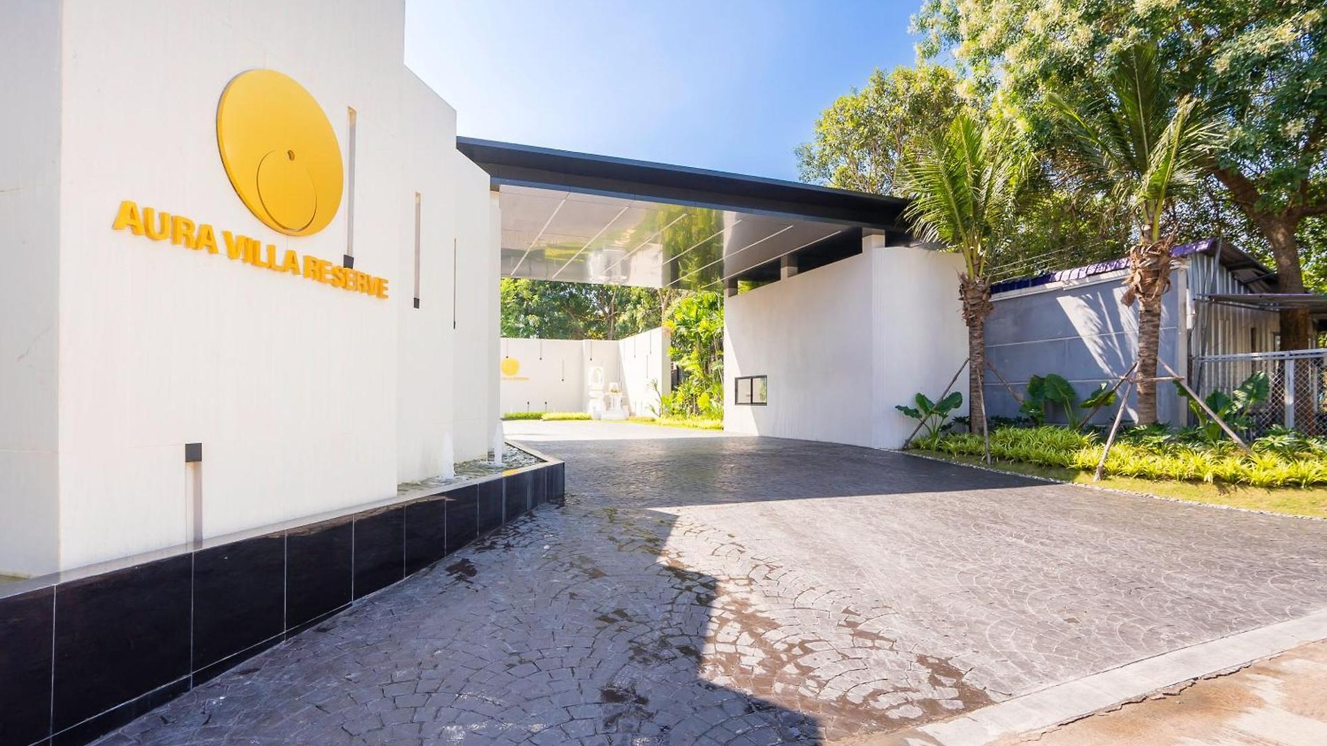 โรงแรม Hiii Aura Pool