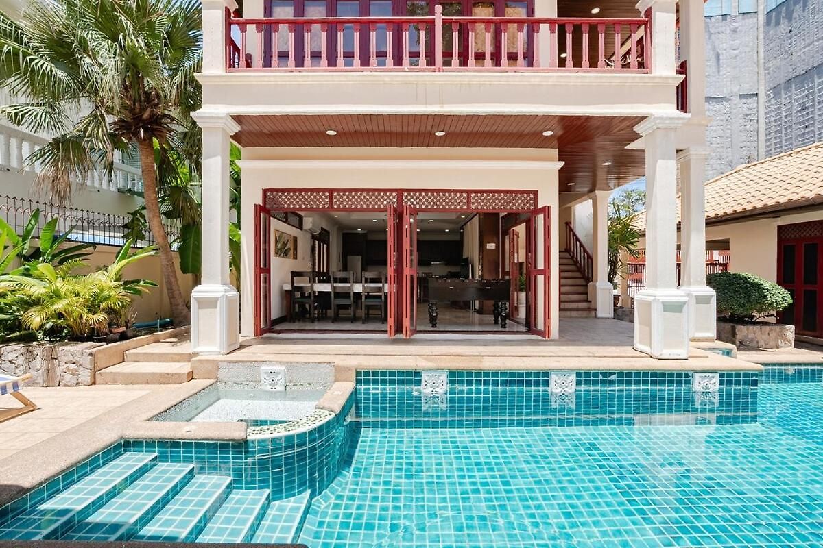 G Thai Pool