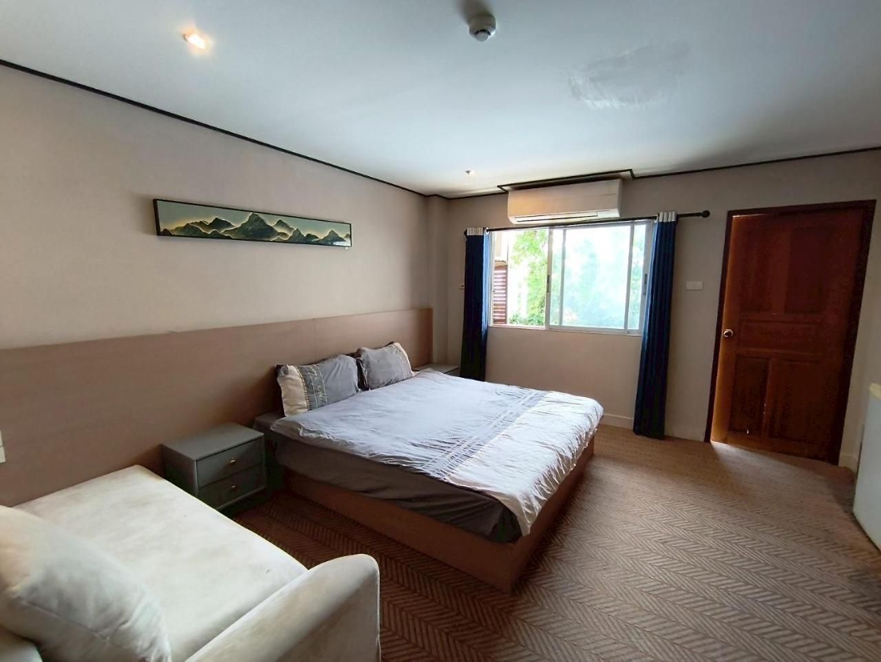 อพาร์ตโฮเทล Peter's House2 Five Minutes To The 3*