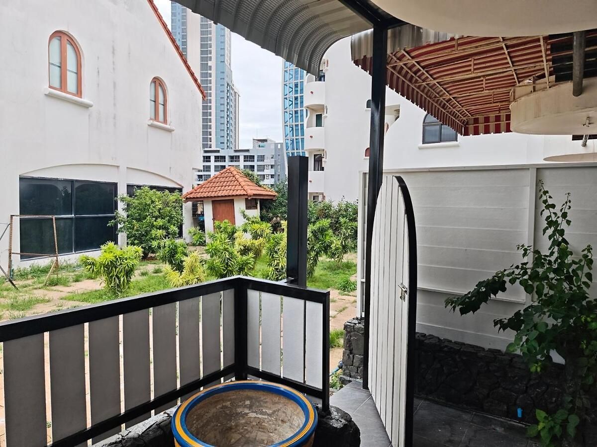 2br House 300m To The