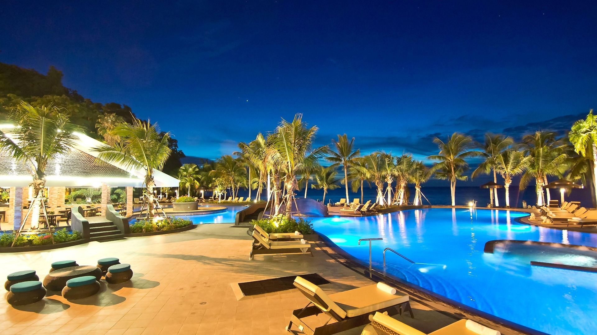 Royal Wing & โรงแรม