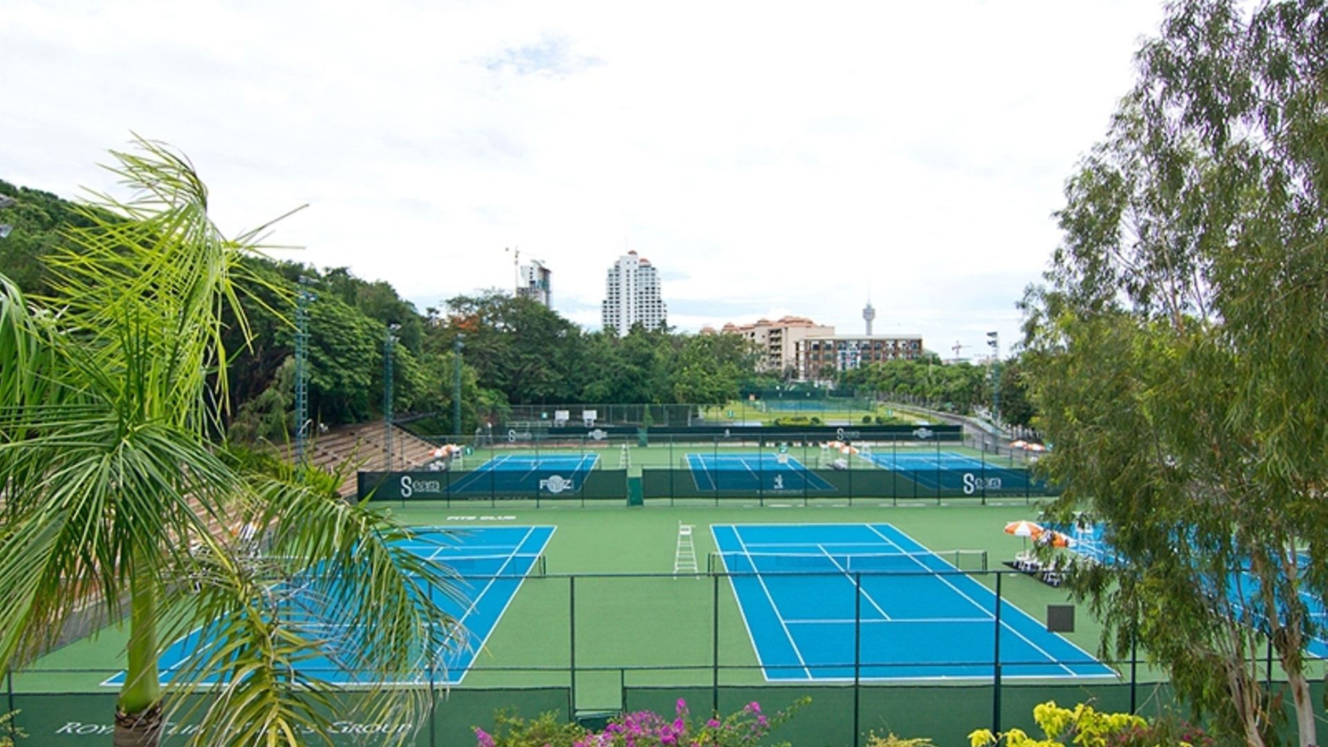 Royal Wing & โรงแรม 5*
