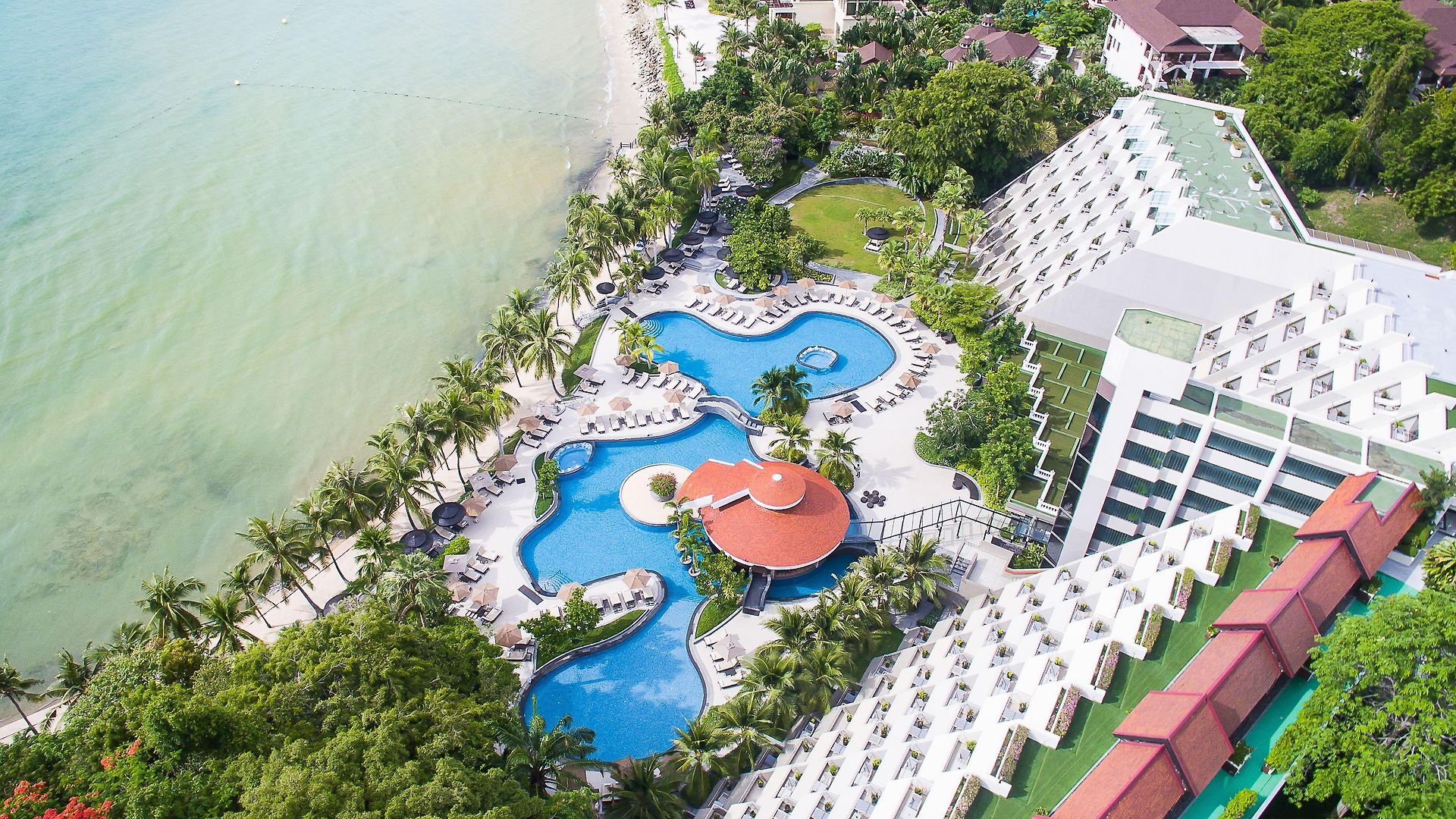 Royal Wing & โรงแรม