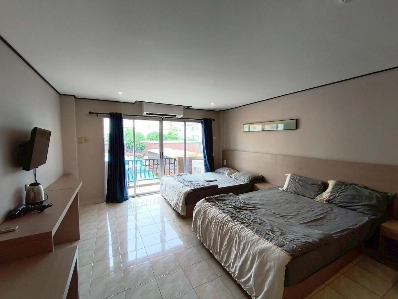 Peter's House2 Five Minutes To The 3* Pattaya