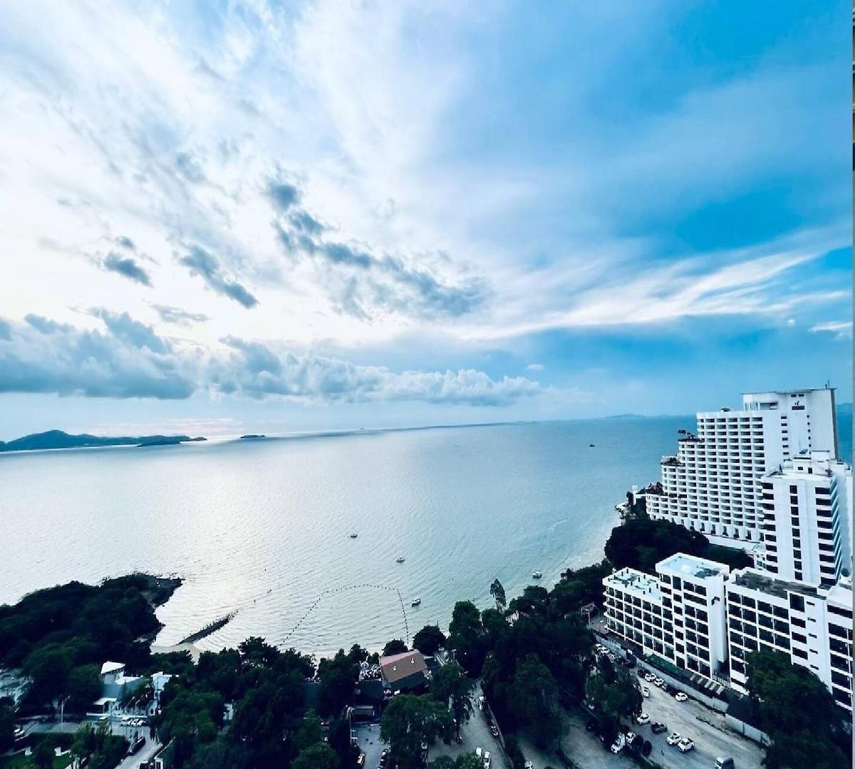 อพาร์ทเม้น Sea View High Floor - Breathtaking Views *