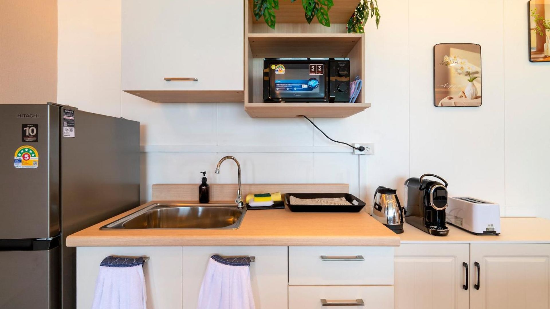 Sea View Apartment *