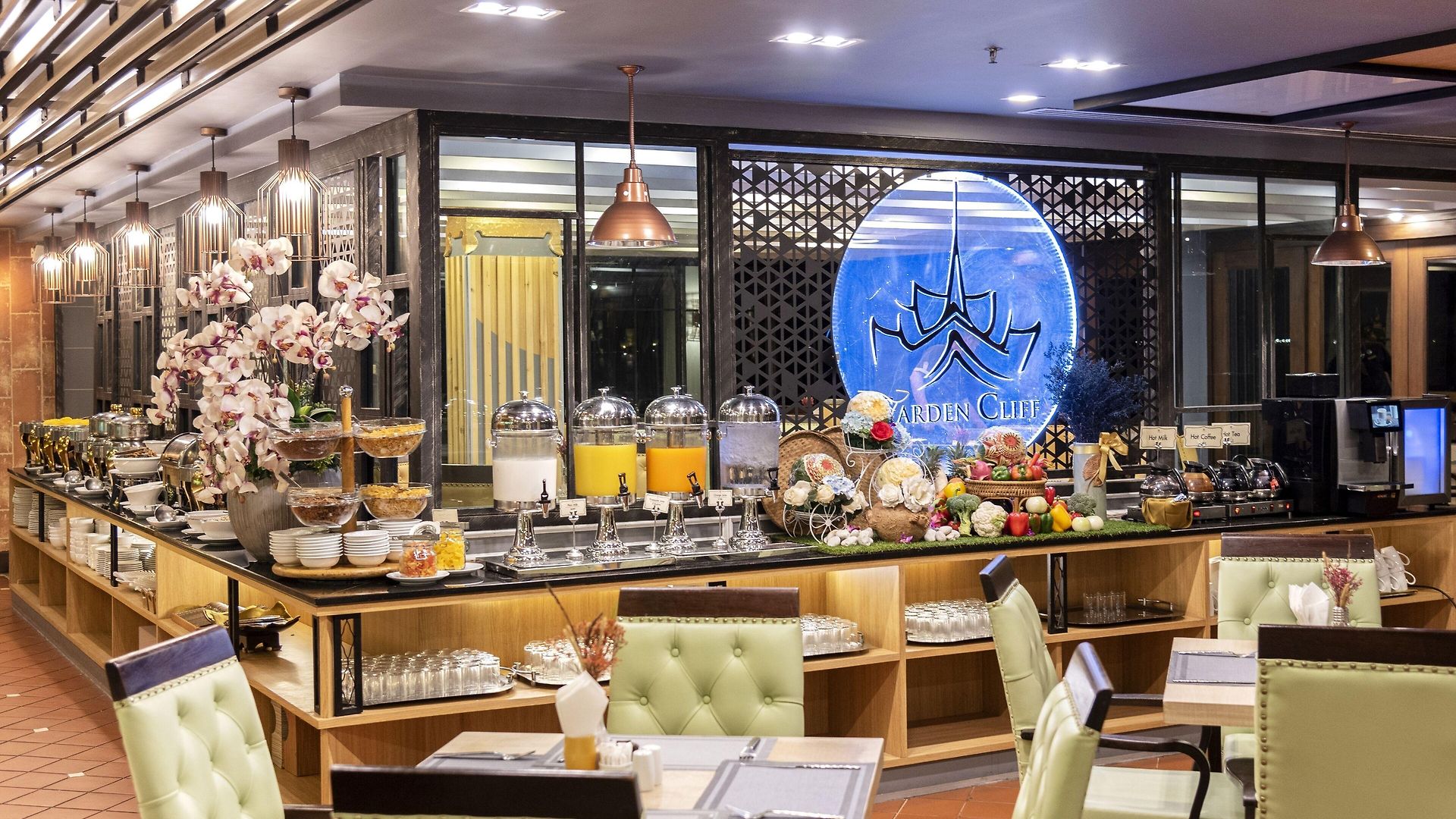 รีสอร์ท Garden Cliff And