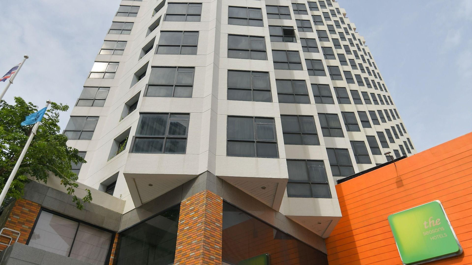The Seasons โรงแรม 3*