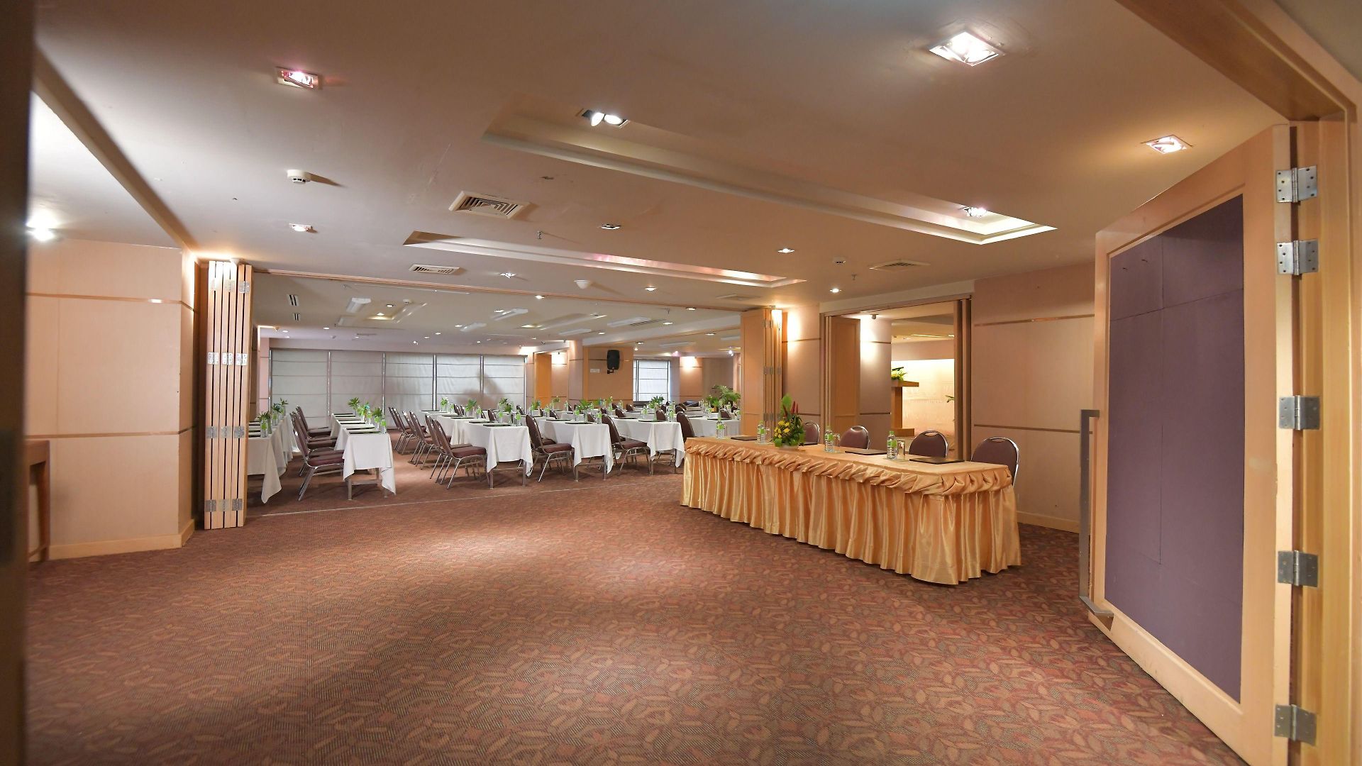 โรงแรม The Seasons Pattaya
