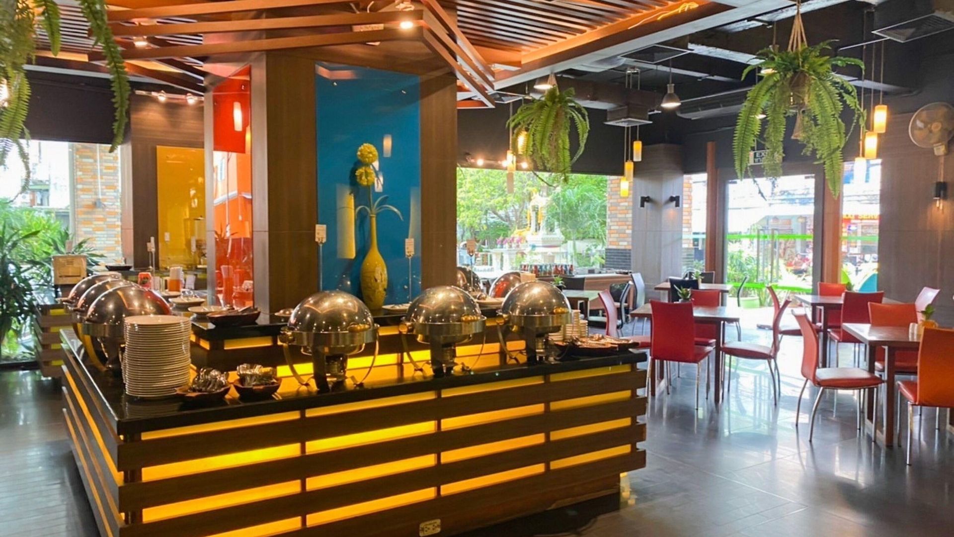 โรงแรม The Seasons