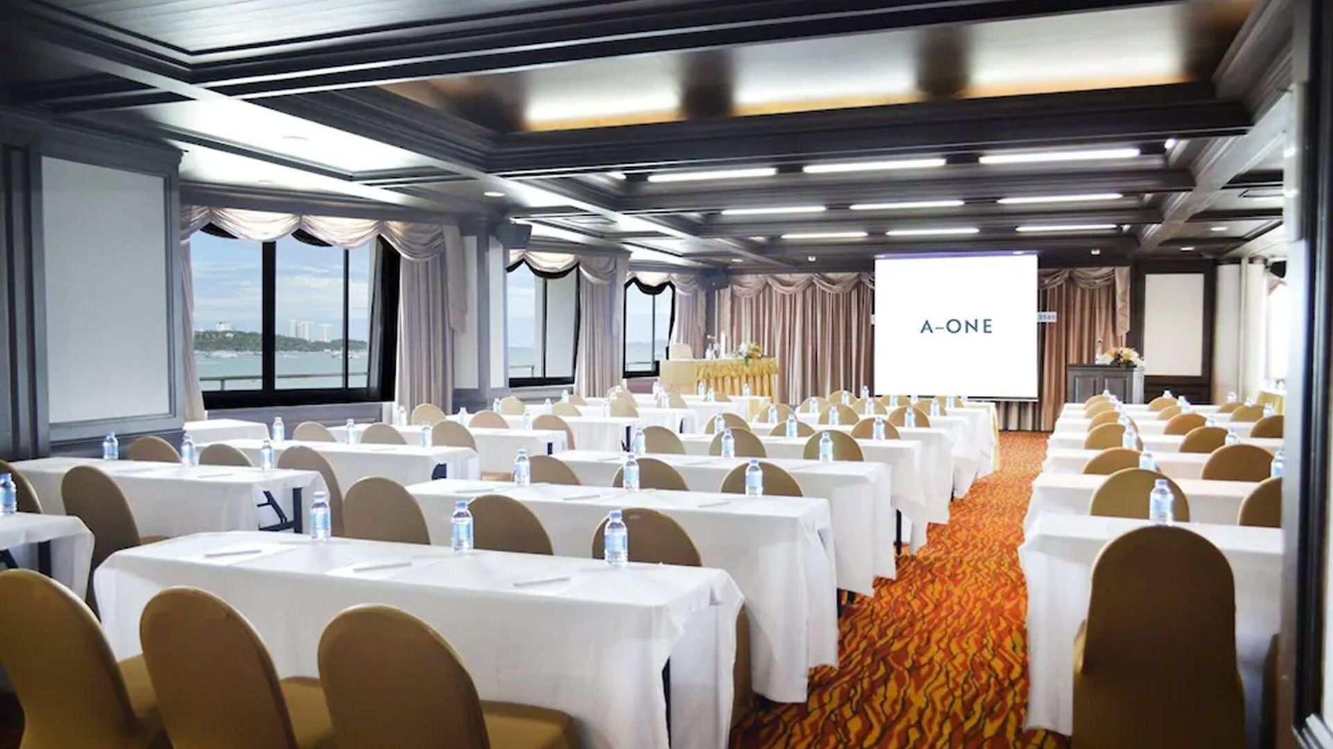 Blue Formerly A-one New Wing โรงแรม 4*