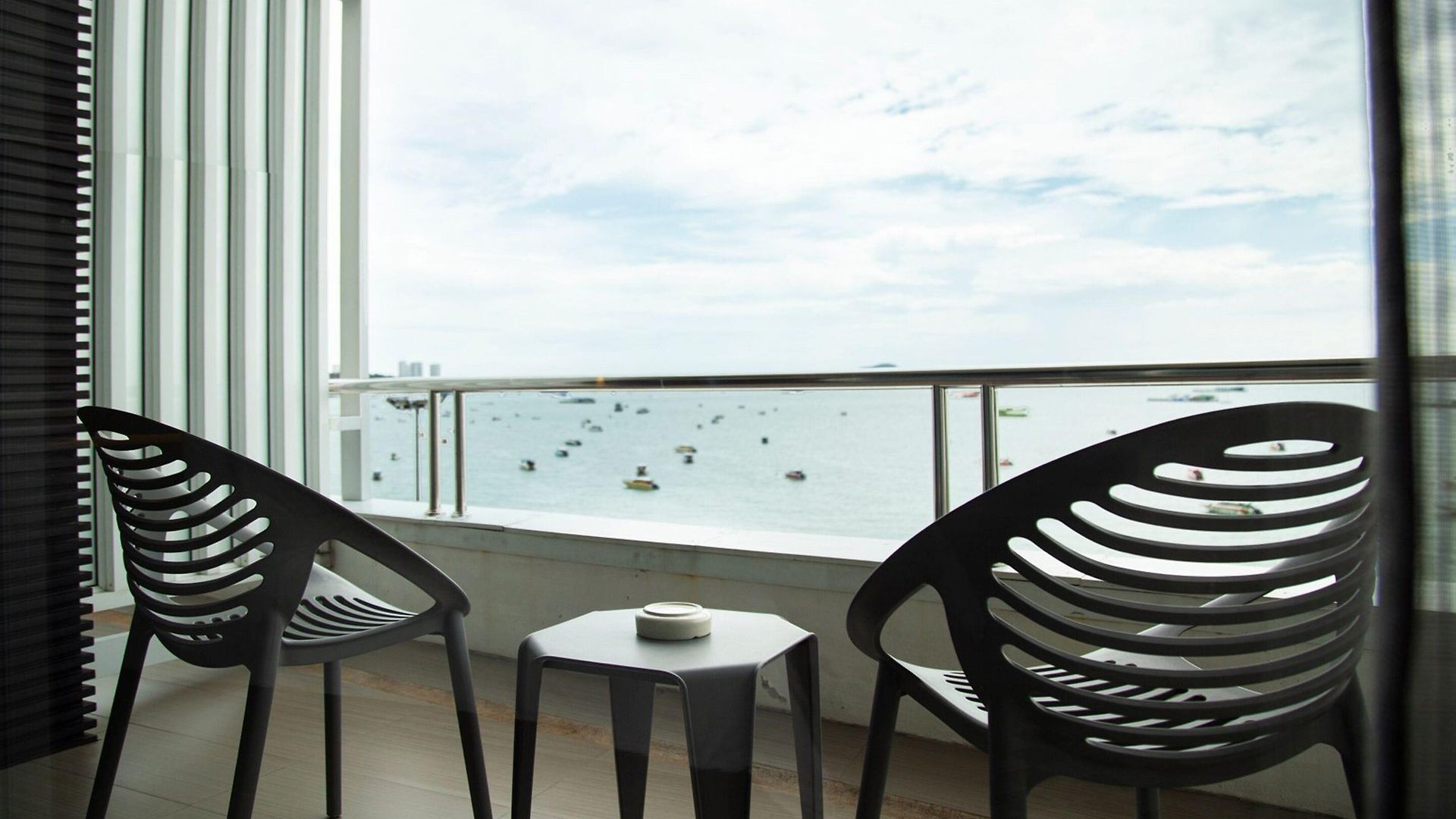 บาบูน่าบีชฟรอนท์ลิฟวิ่ง 3* Pattaya