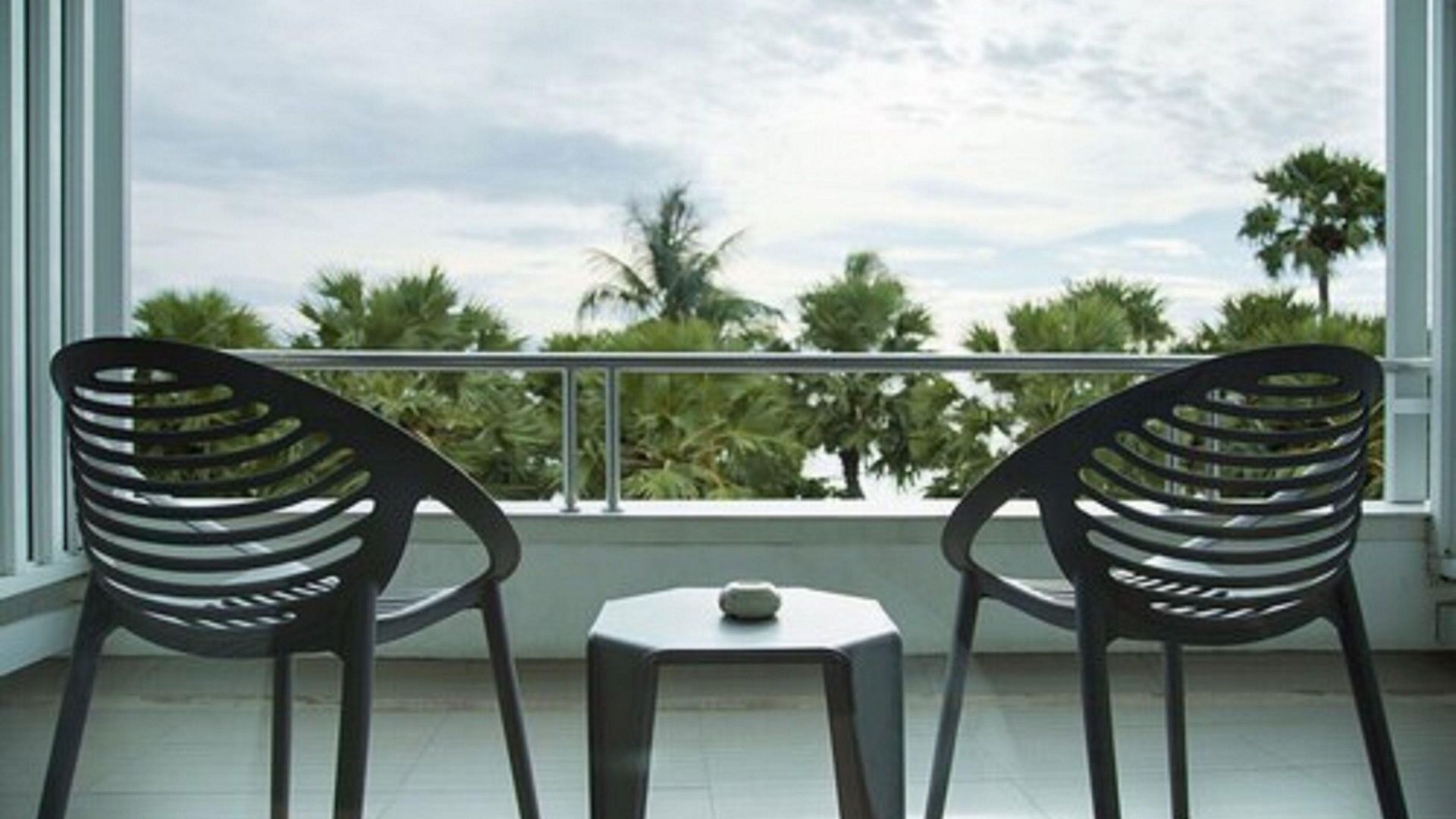 บาบูน่าบีชฟรอนท์ลิฟวิ่ง 3* Pattaya